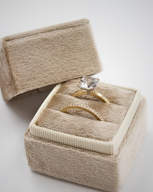 Ädelstensring i vit beryll