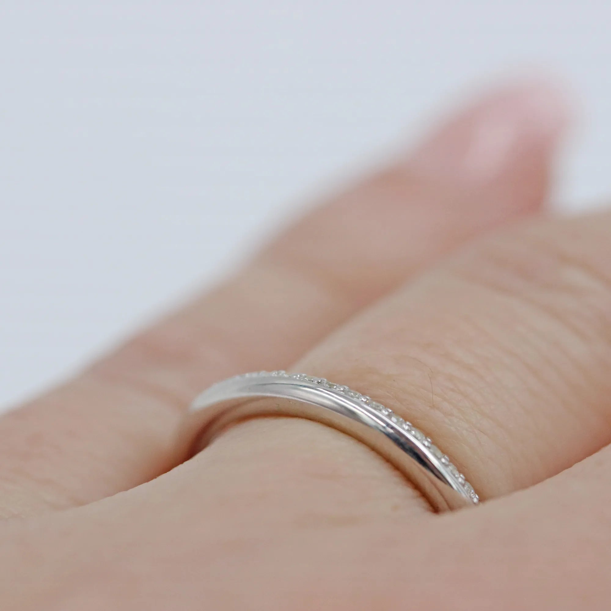 Aure 27-VG18k__hand_6