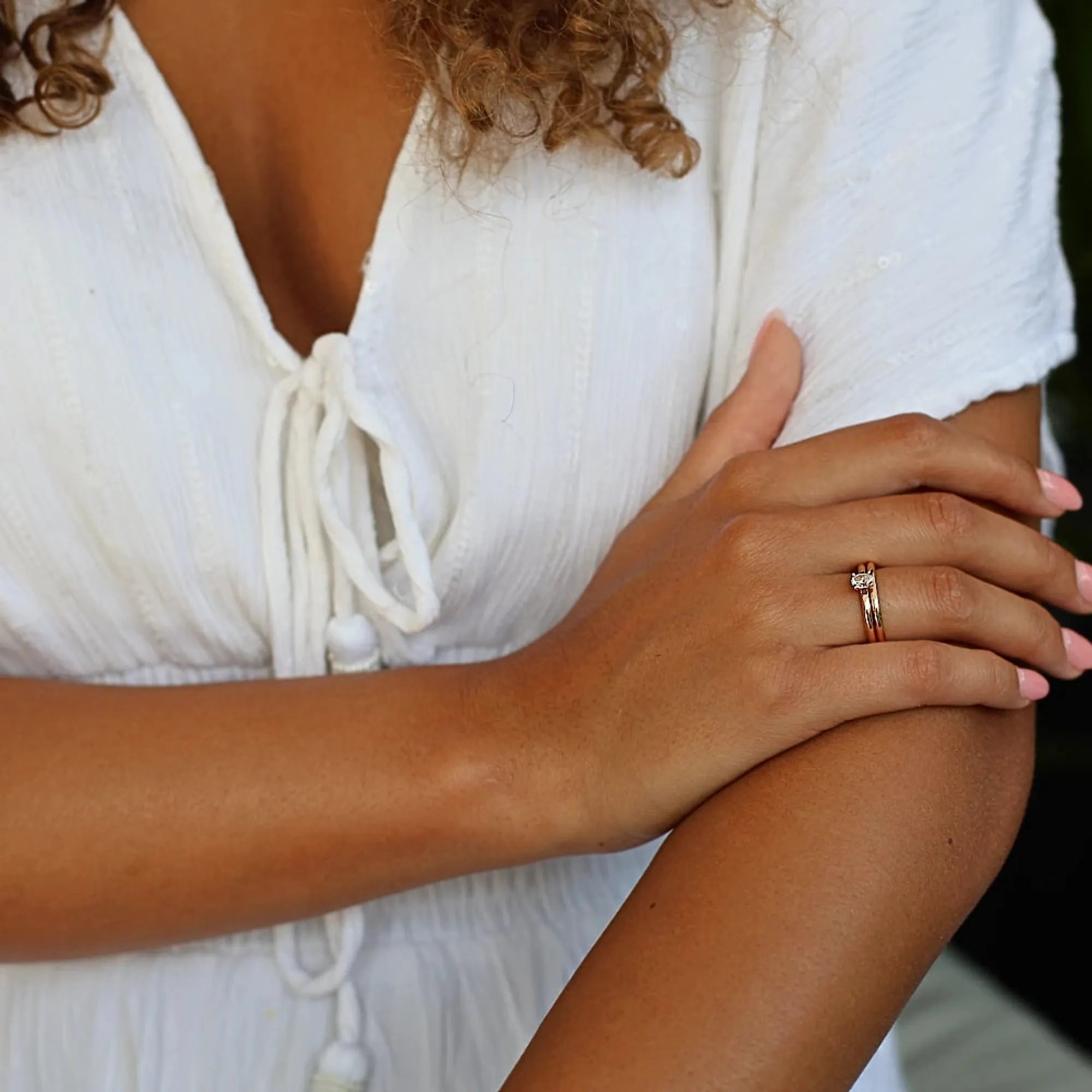 S_AURE_OVAL_RG18K__hand_5