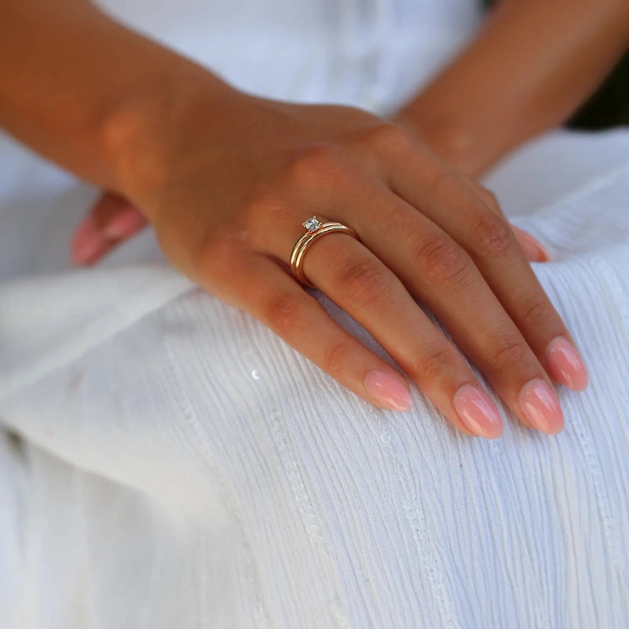 S_AURE_OVAL_RG18K__hand_6