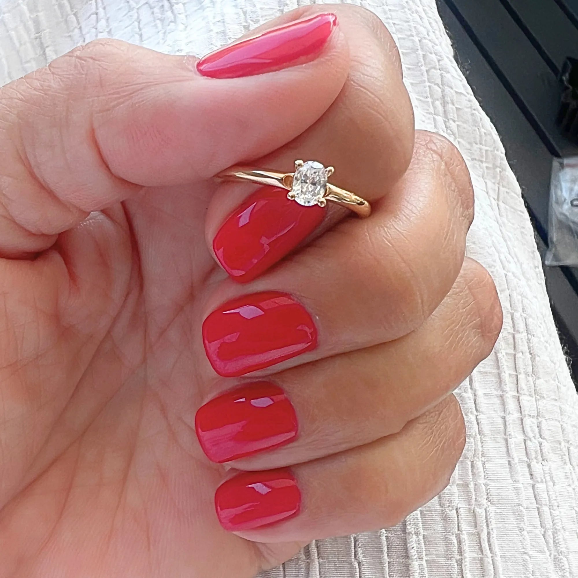 S_AURE_OVAL_RG18K__hand_8