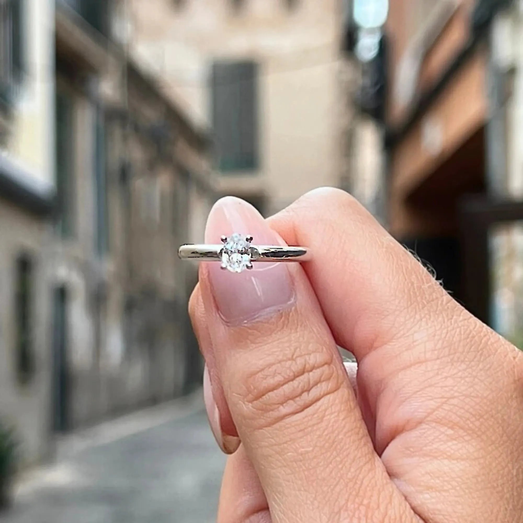 S_AURE_OVAL_SI935__hand_10