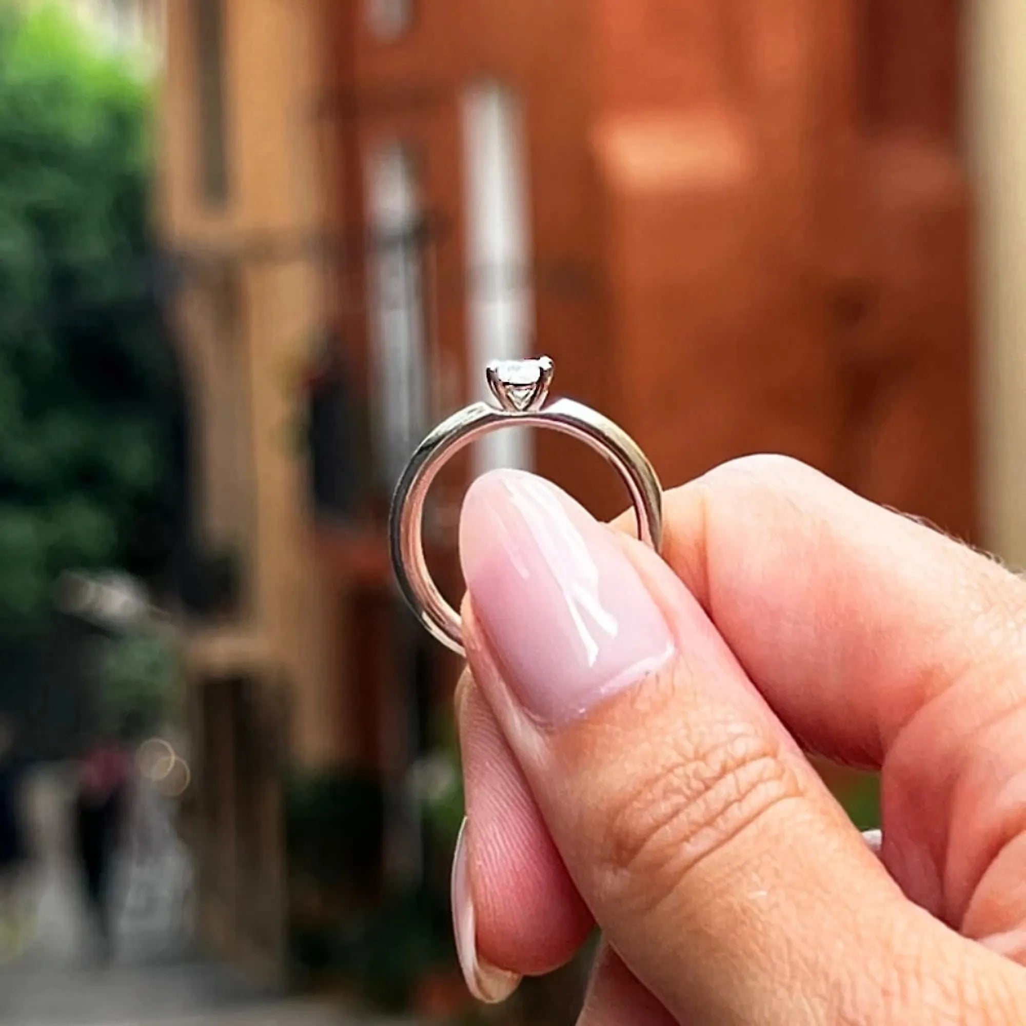 S_AURE_OVAL_SI935__hand_9