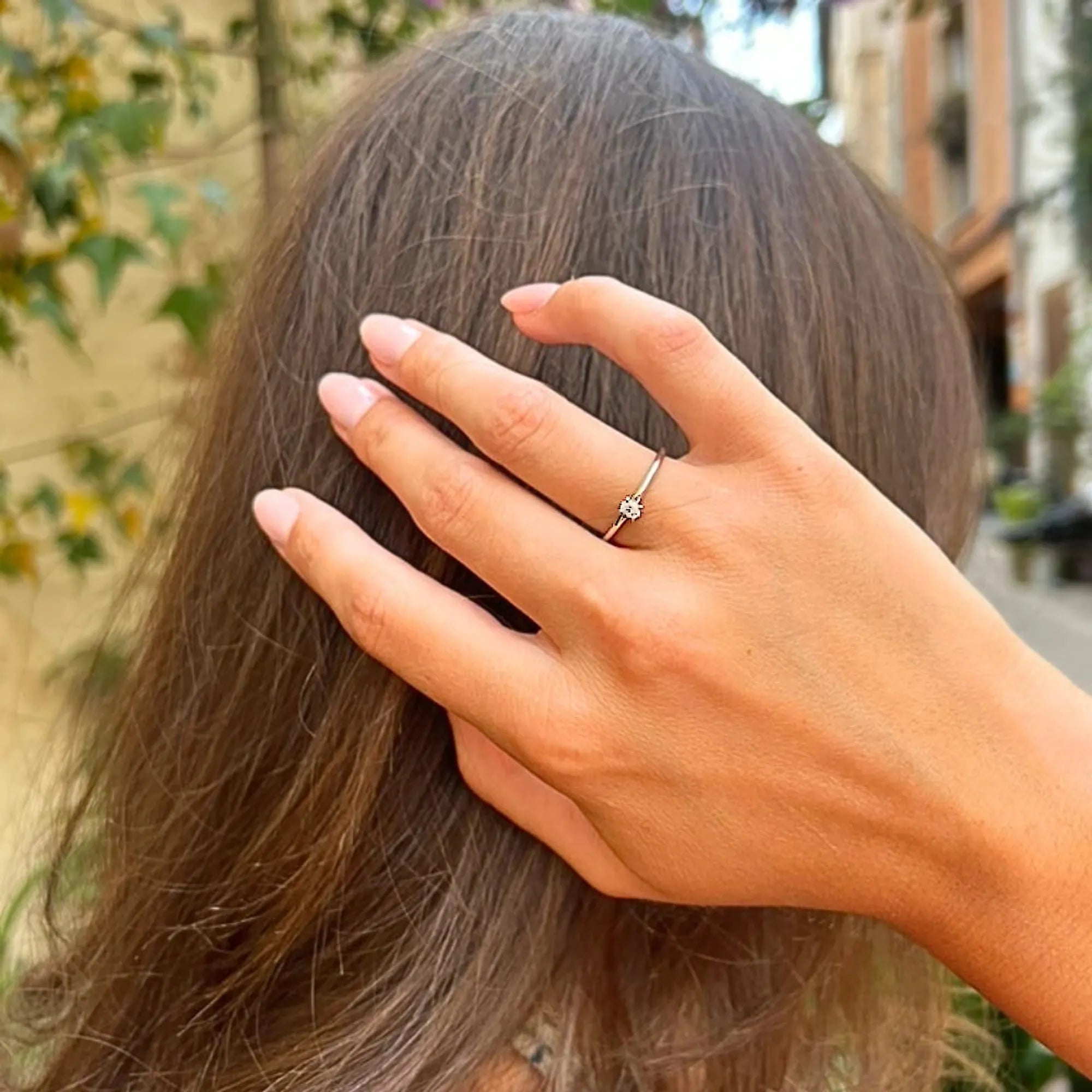 S_AURE_OVAL_VG14K__hand_2