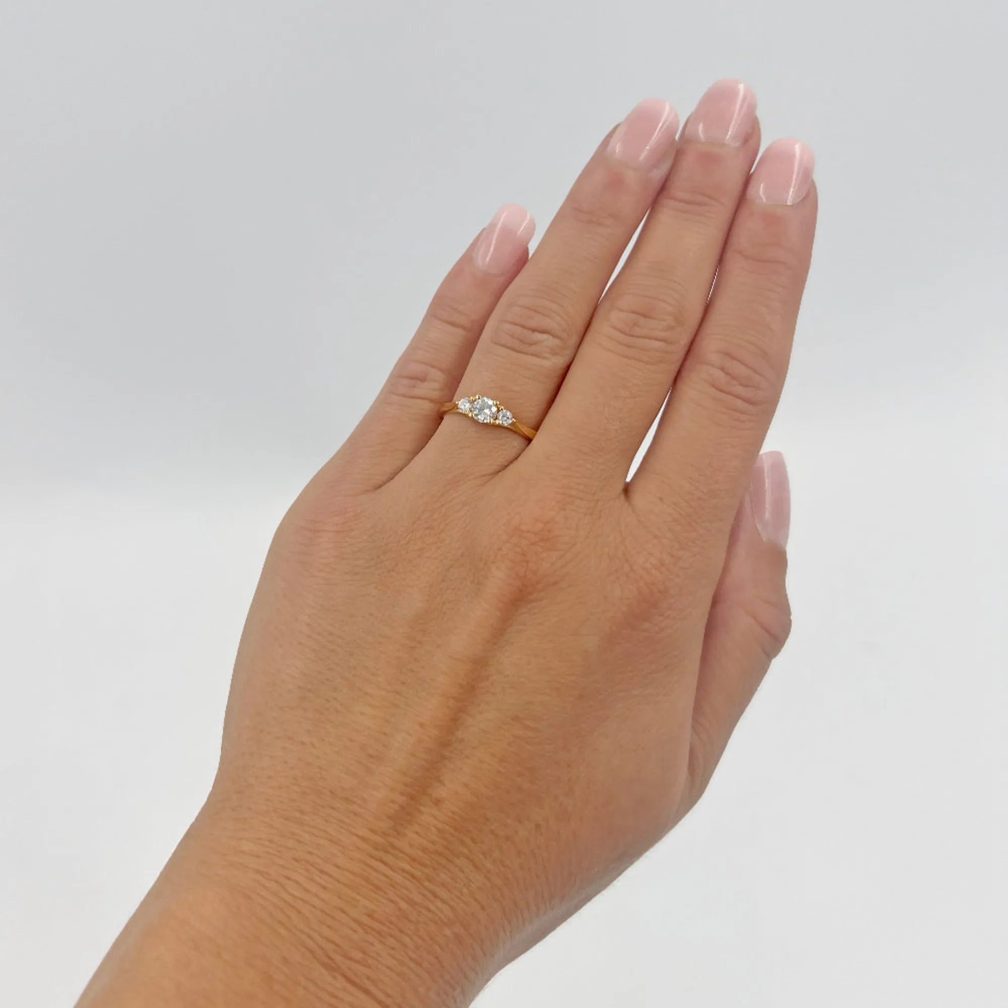 S_ETERNA_3ST_BR_RG18K__hand_2