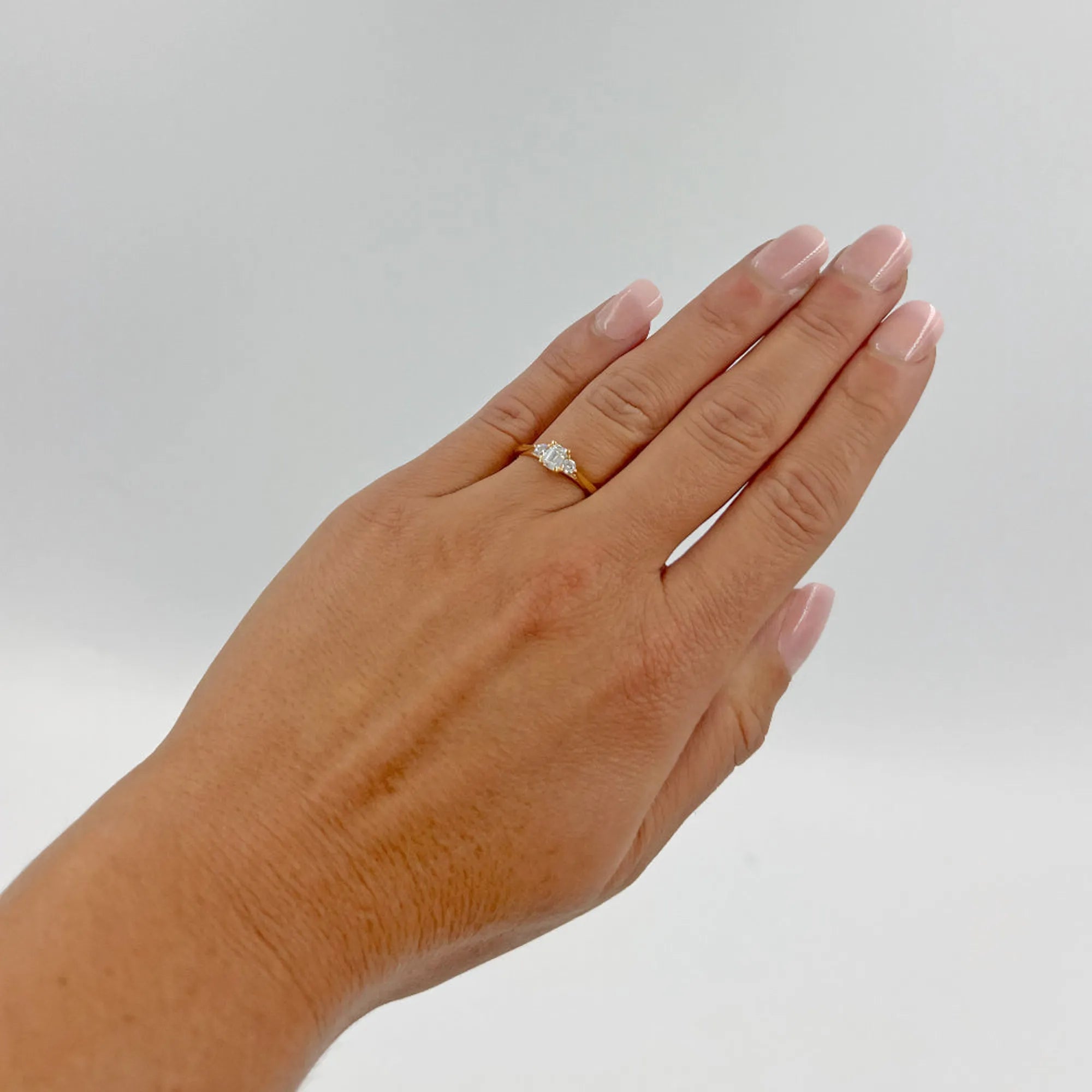 S_ETERNA_3ST_EM_RG14K__hand_2