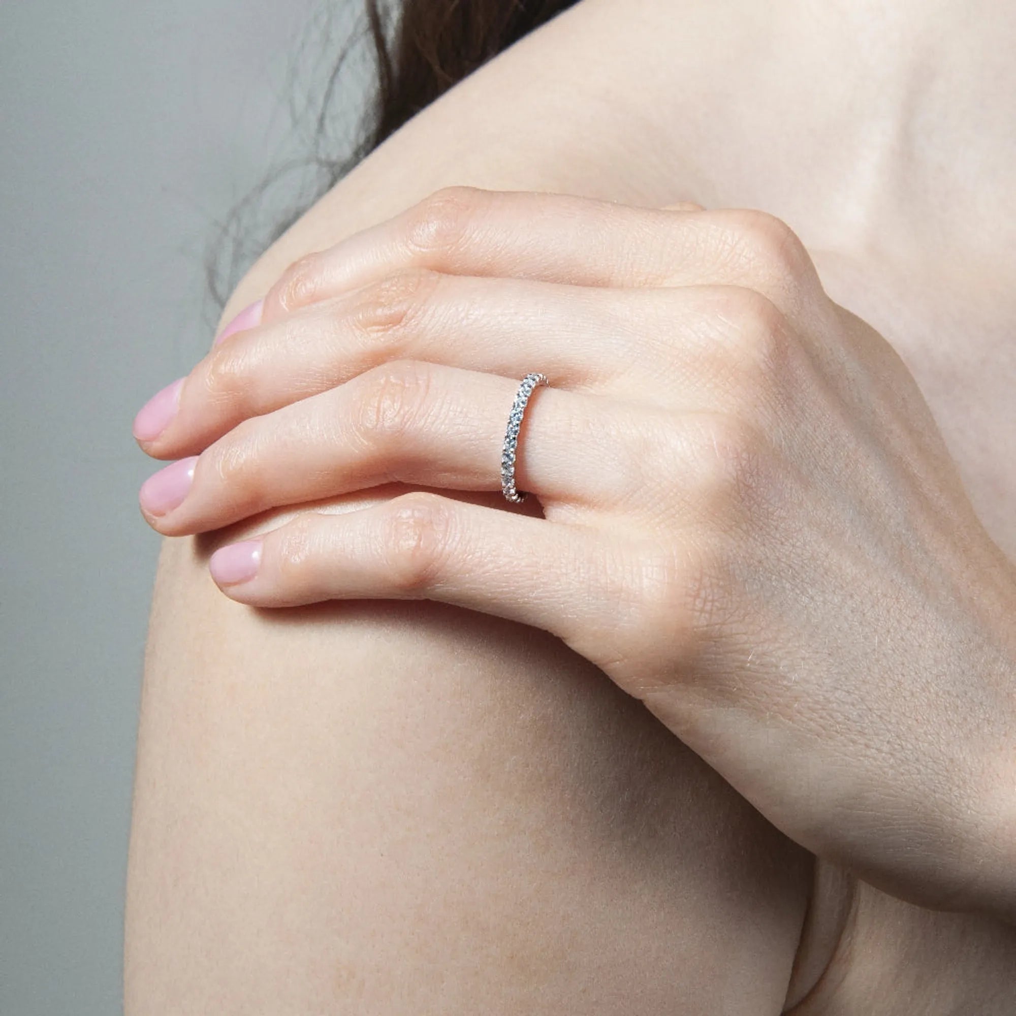 S_ETERNA_ALL_USH_PT950__hand_2