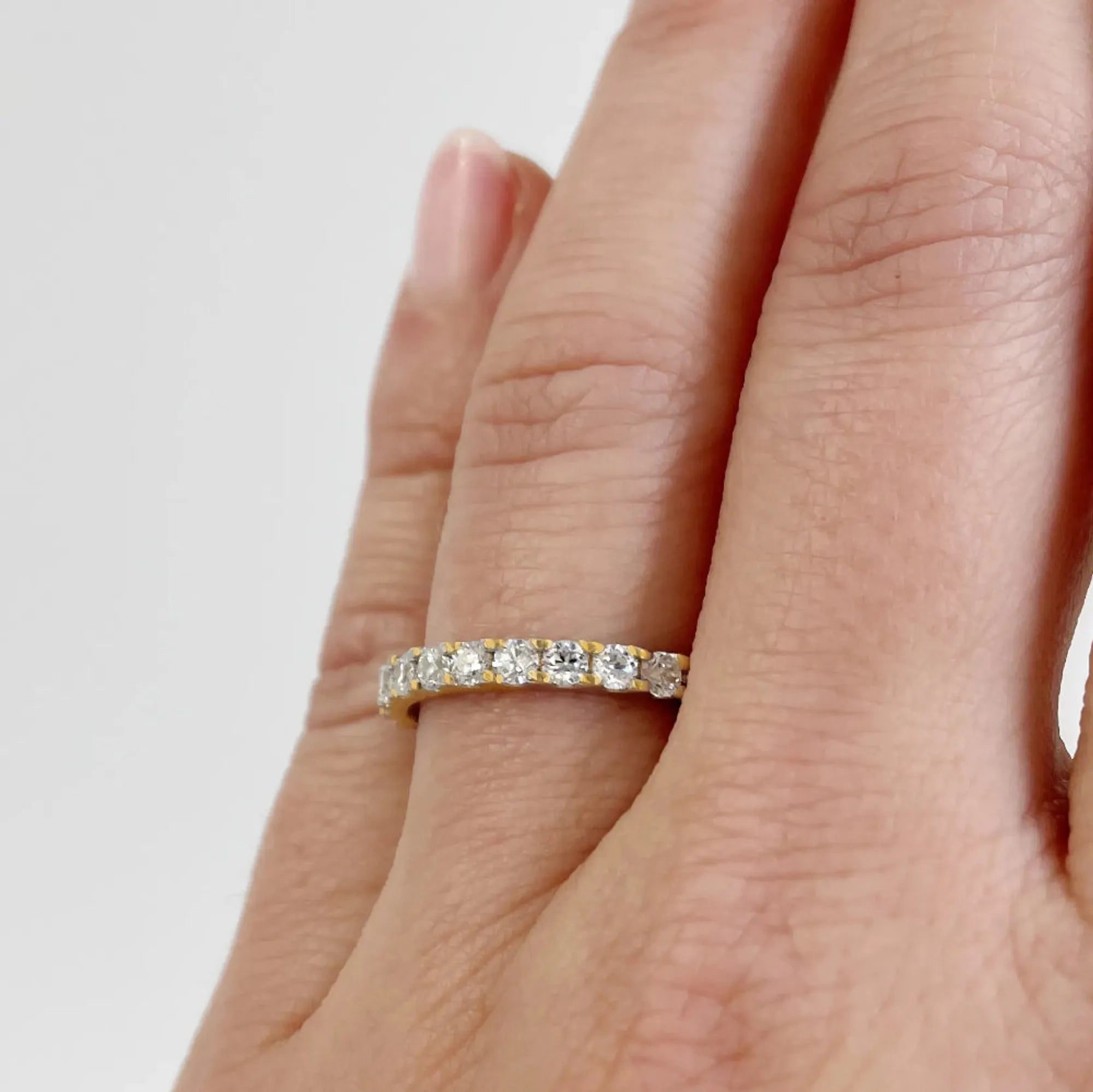 S_ETERNA_ALL_USH_RG18K__hand_3