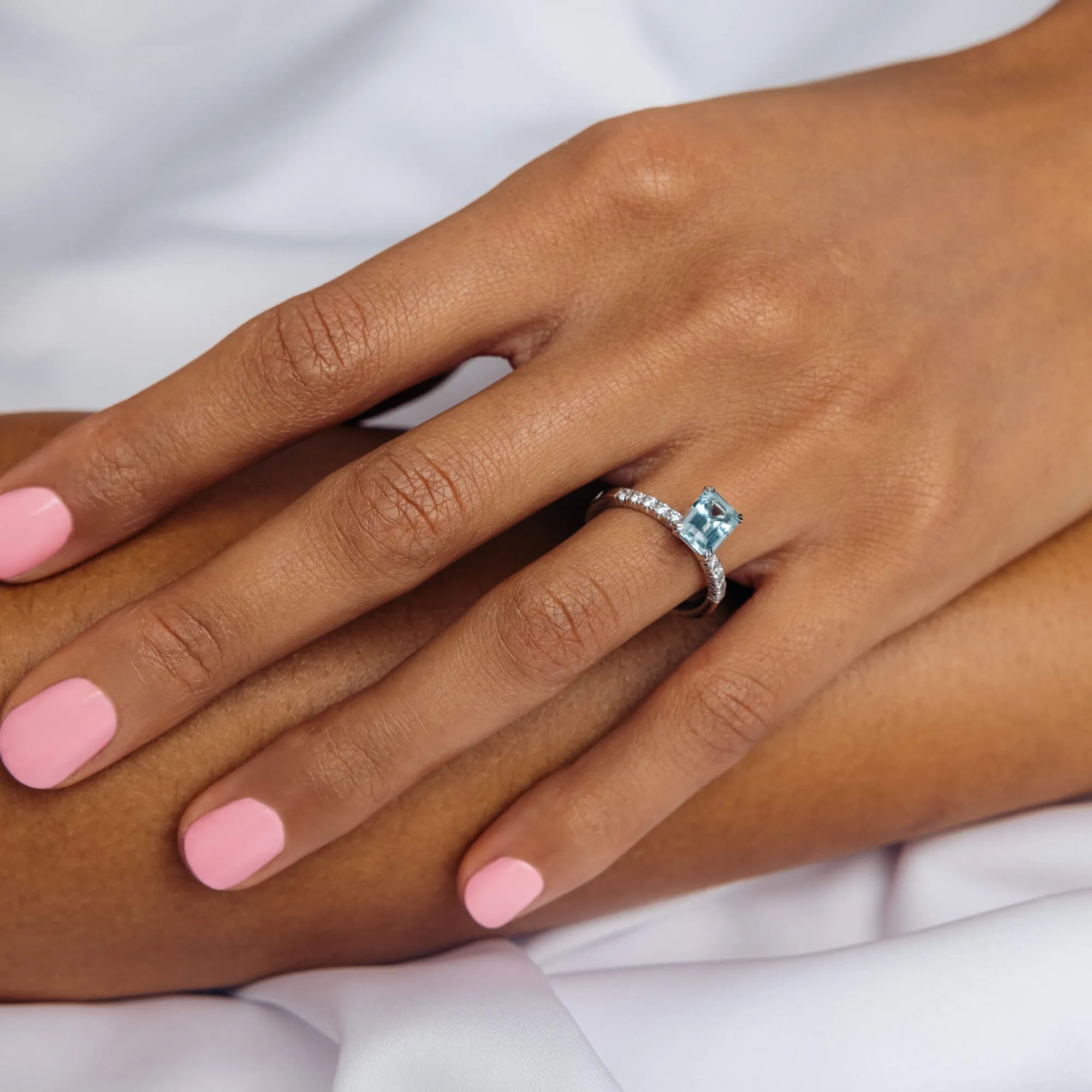 S_Fairytale2_VG18K__hand_3