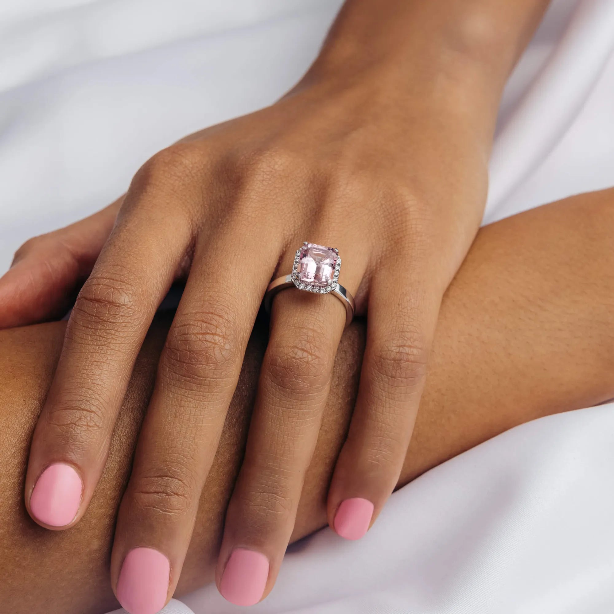 S_Fairytale7_VG18K__hand_4