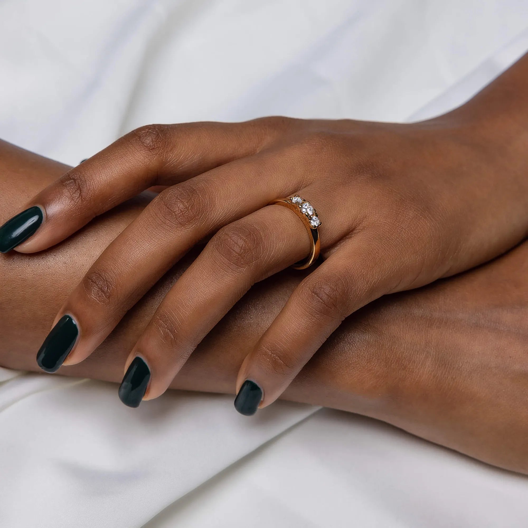 S_Glittra_GU18K__hand_3
