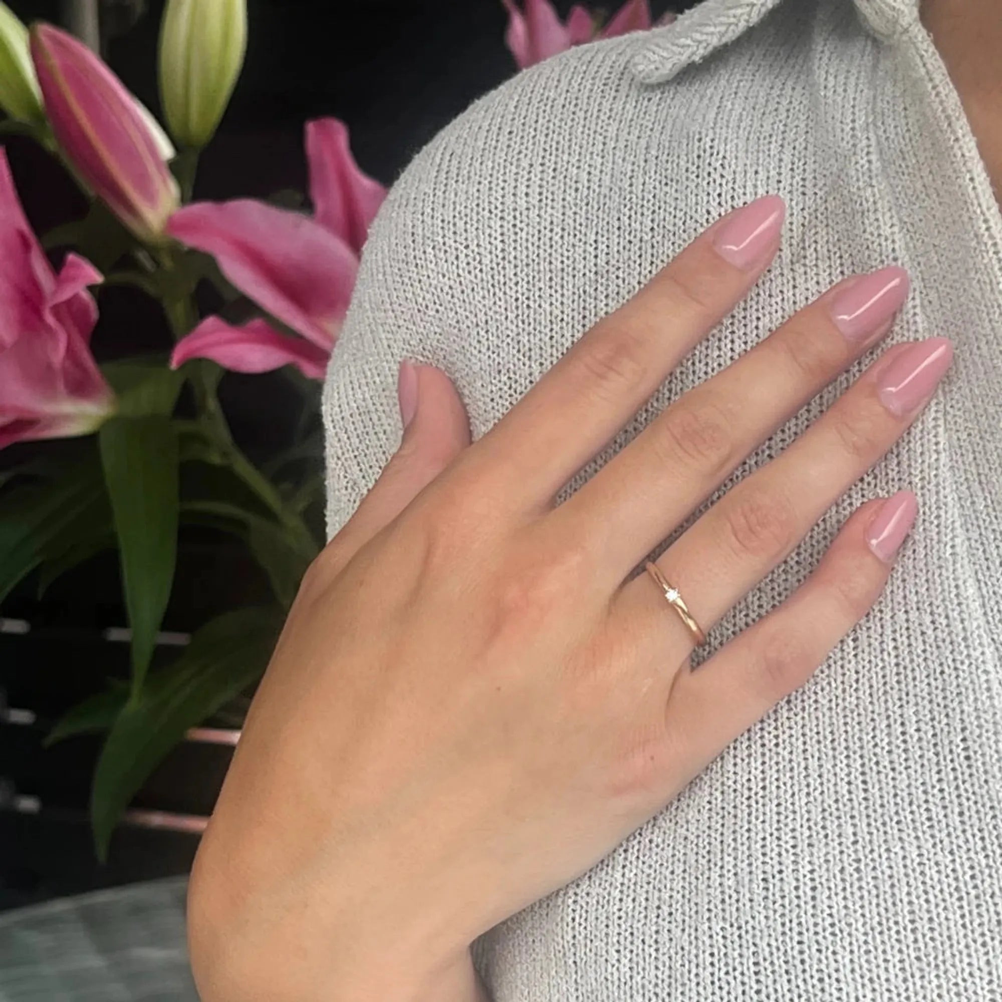 S_Glow_RG18K__hand_3
