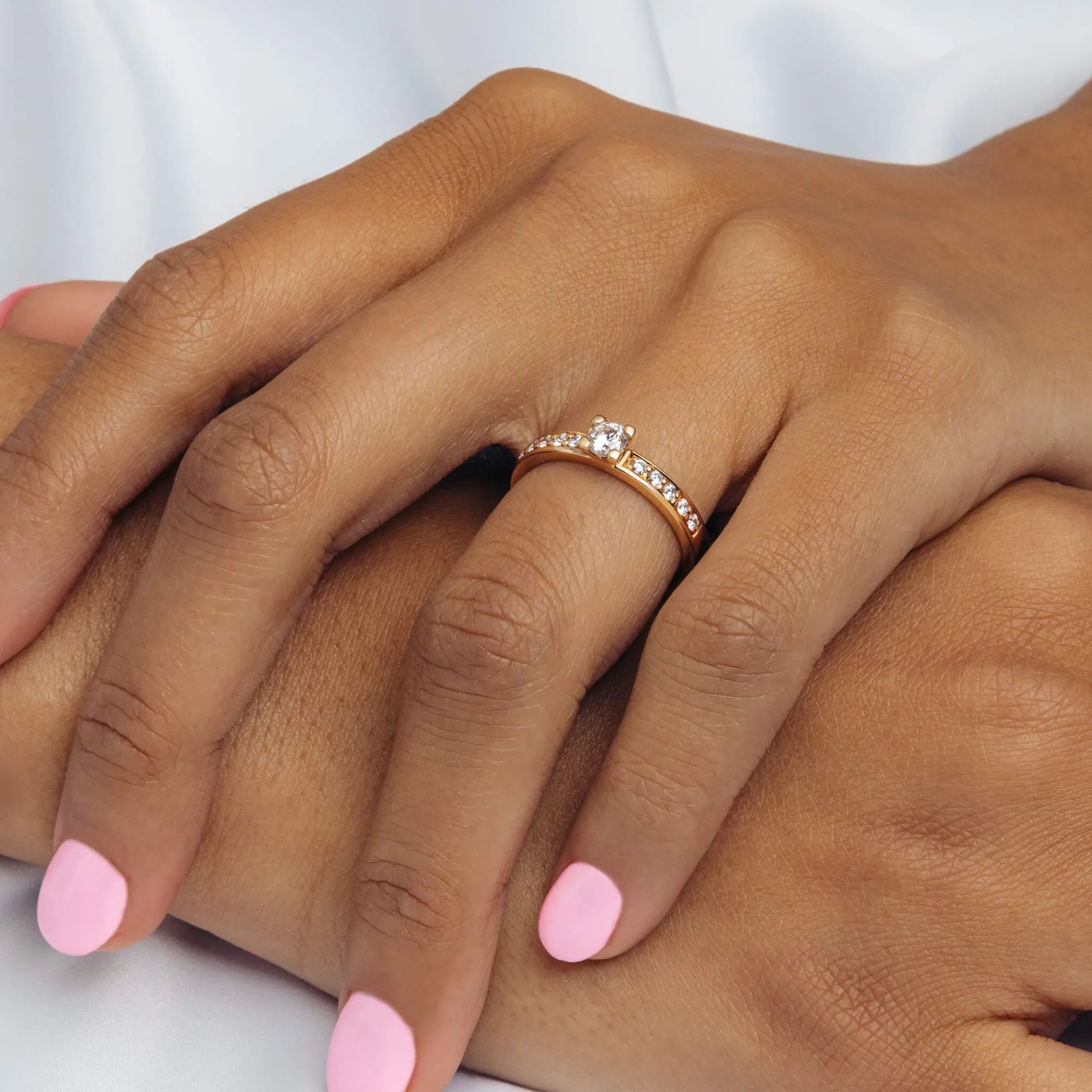 S_Himla_GU18K__hand_2