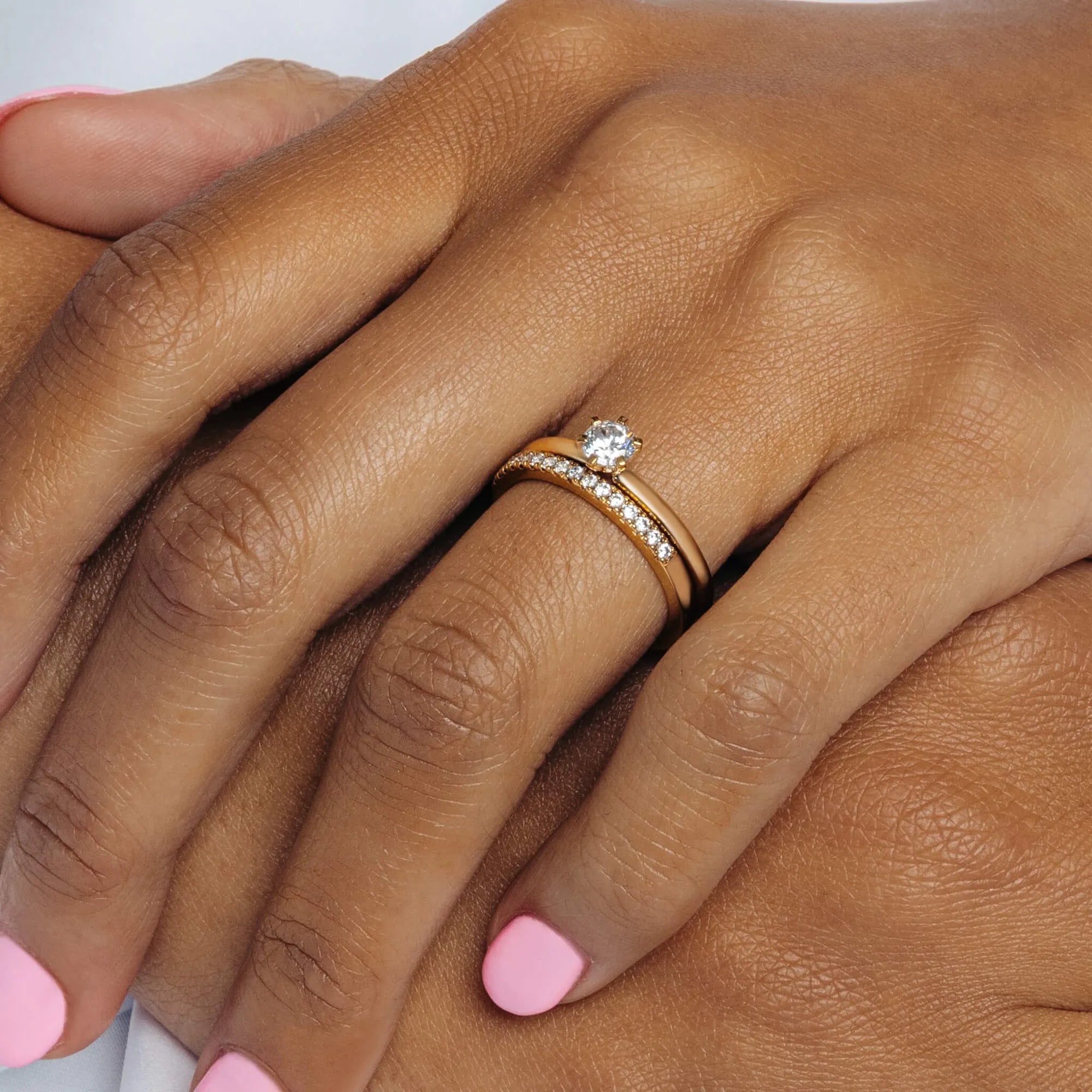 S_Love01_RG14K__hand_4