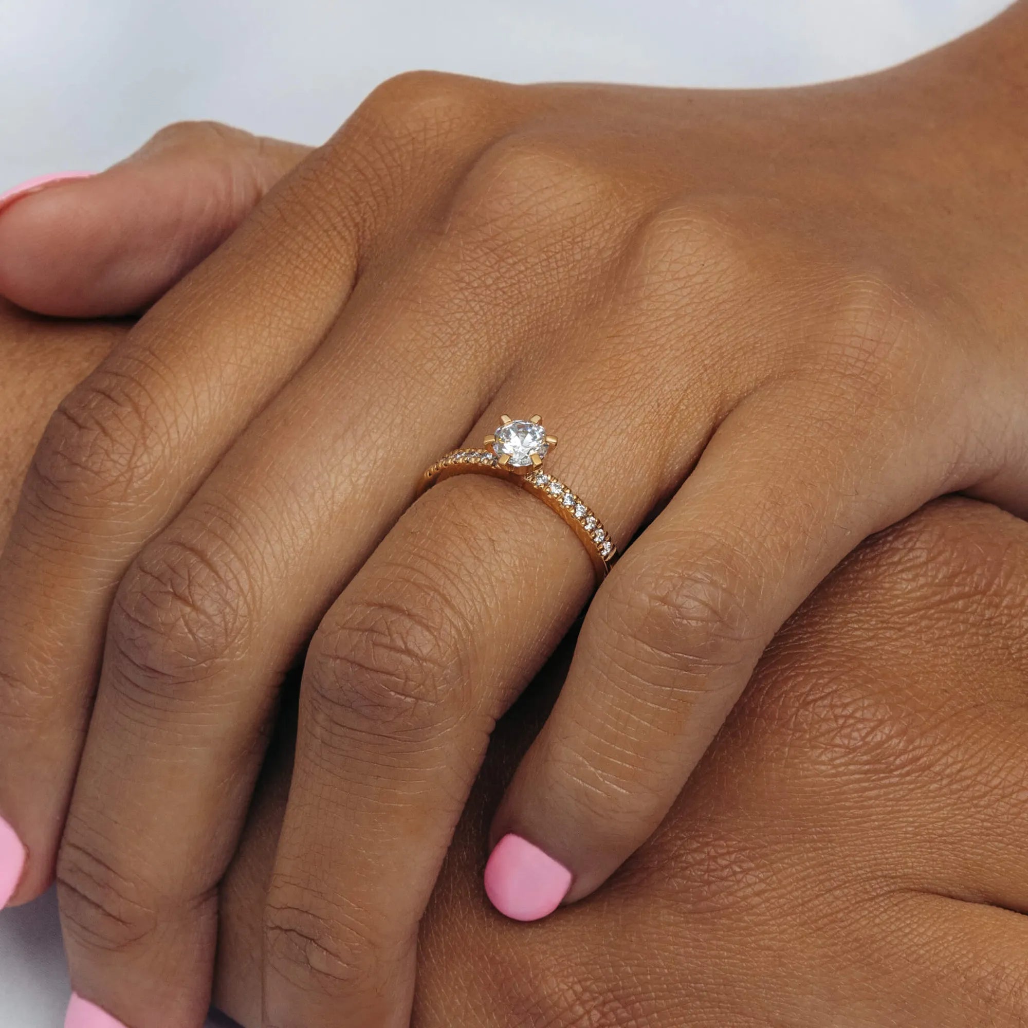 S_Love02_RG14K__hand_3