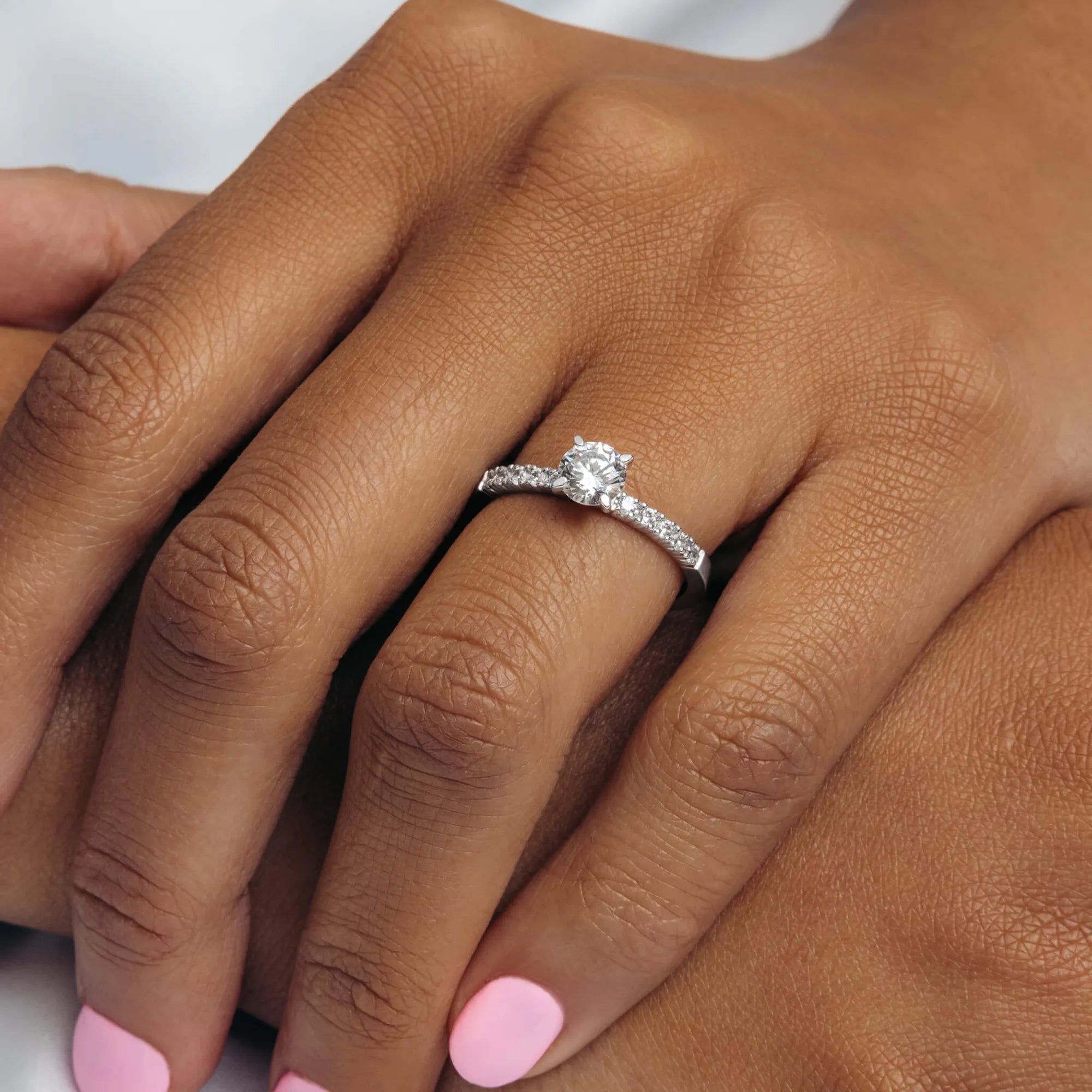 S_Love11_VG18K__hand_3