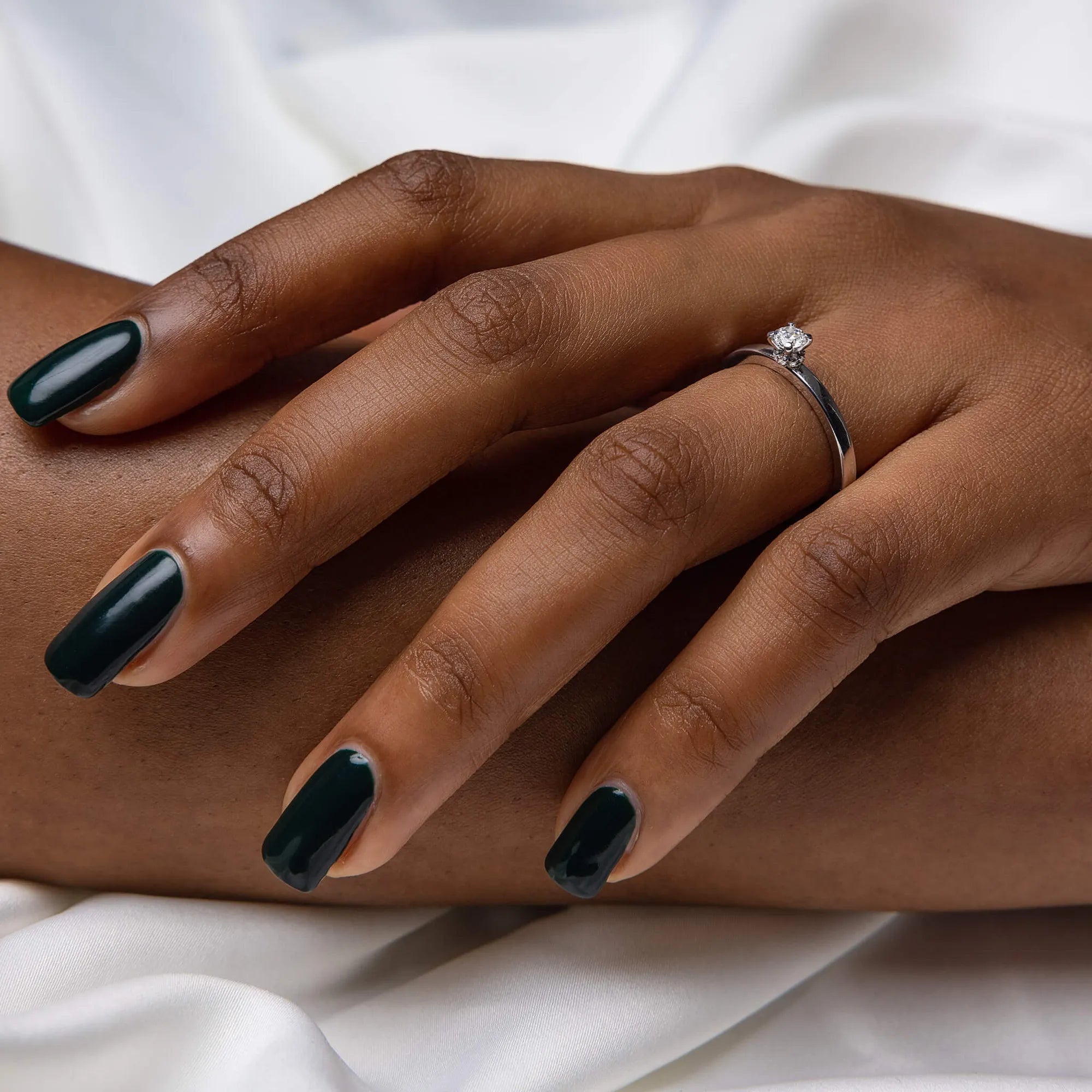 S_Love13_VG14K__hand_3