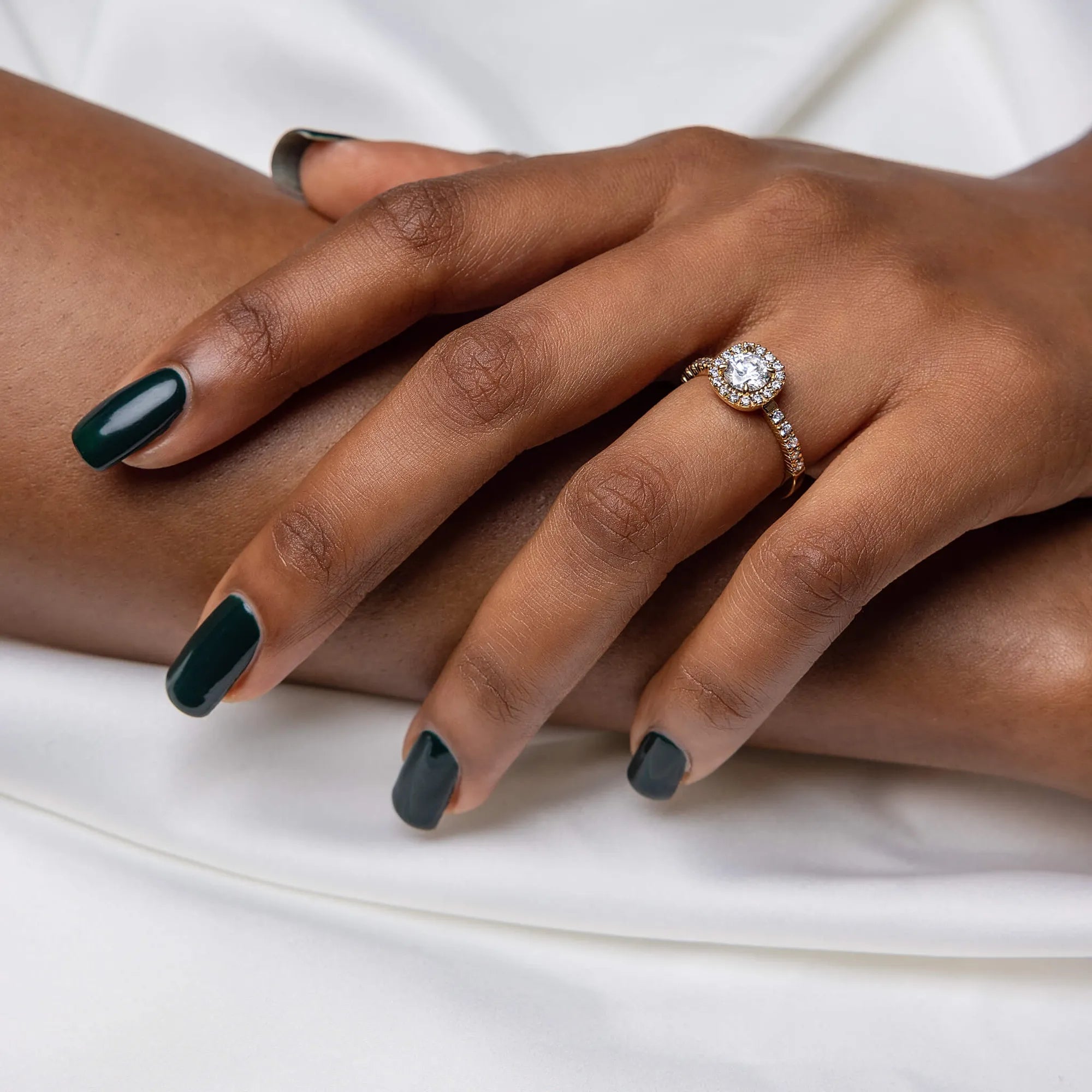 S_Love18_GU18K__hand_3