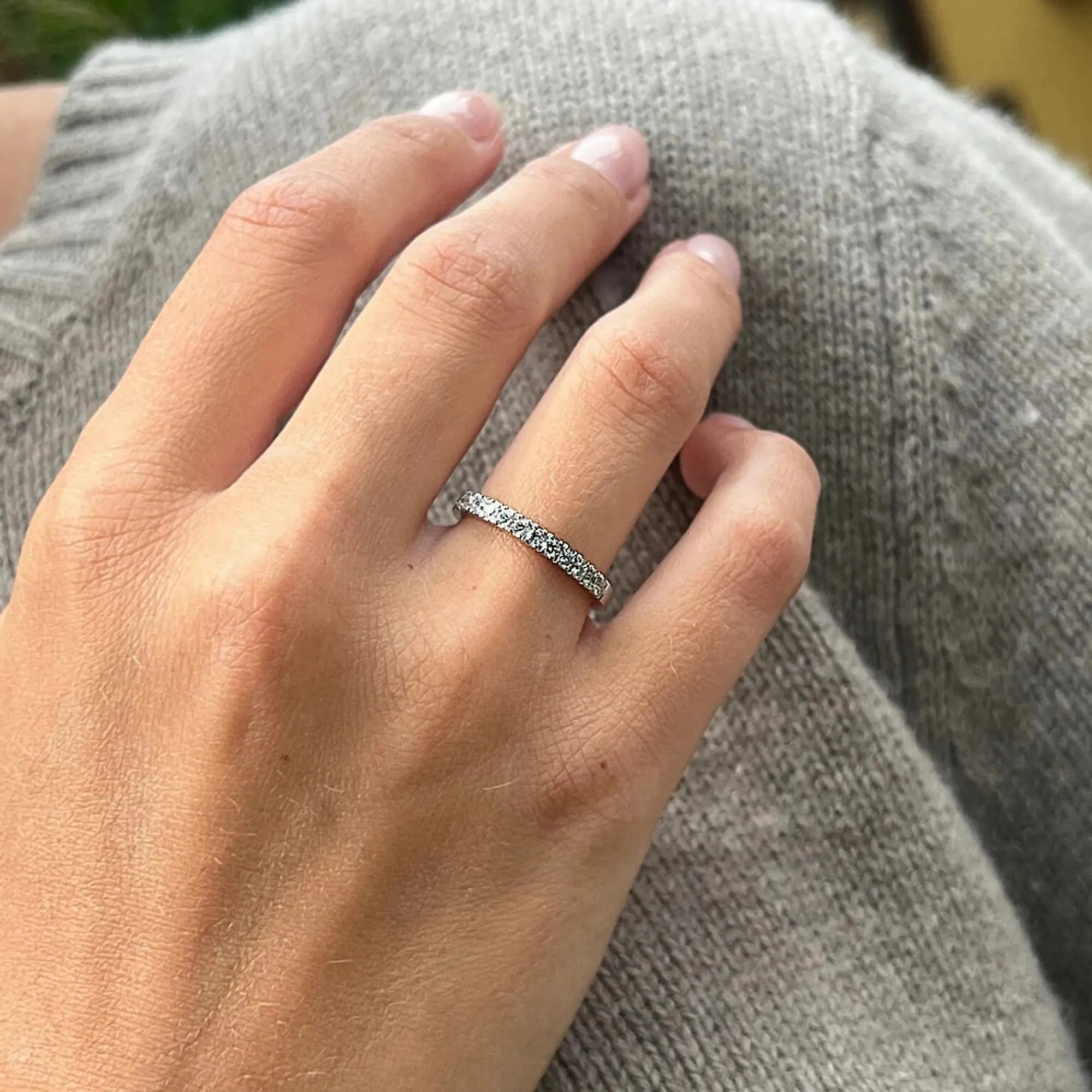 S_NORTH_FALL_VG18k__hand_6