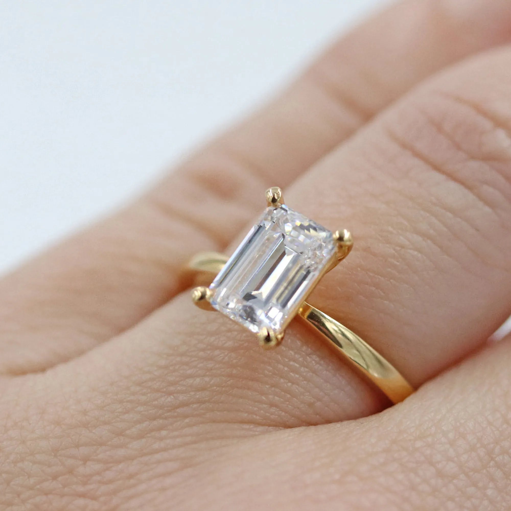 S_NORTH_S4CLEM_RG18k__hand_3