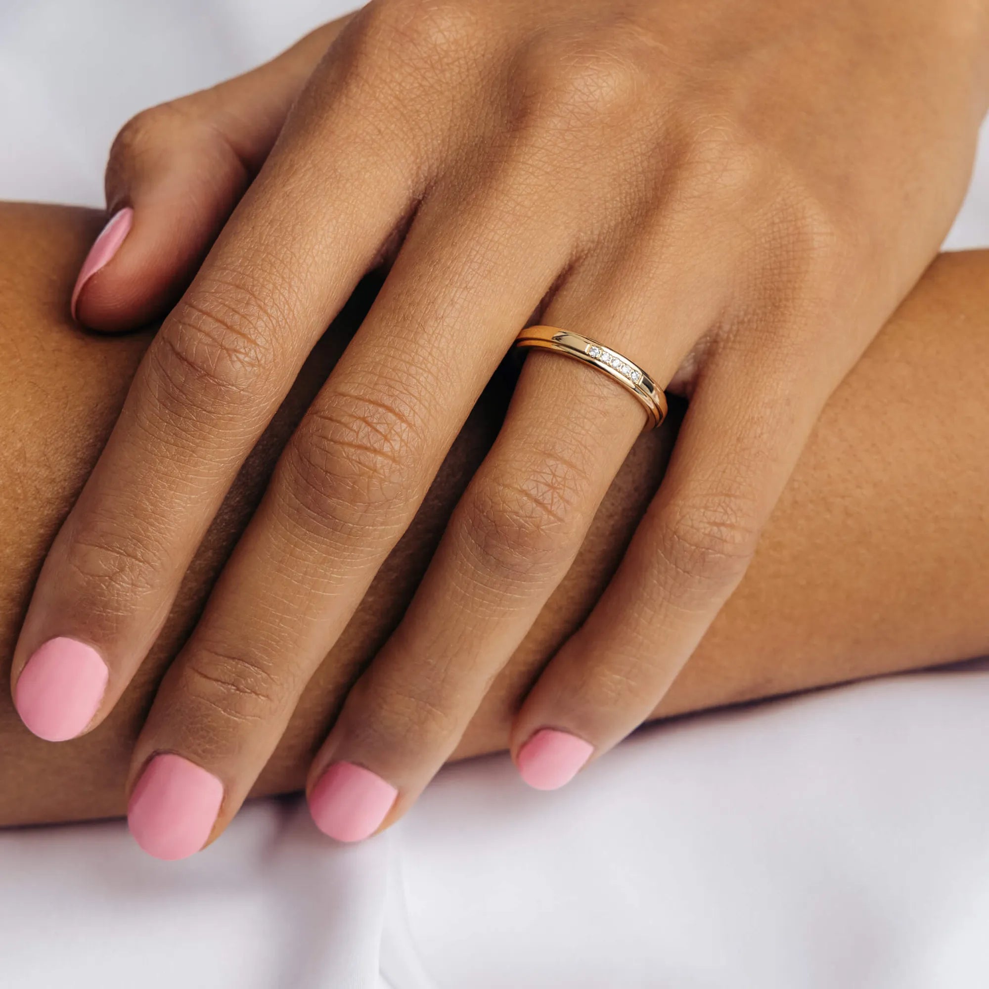 S_SR2031_GU18K__hand_3