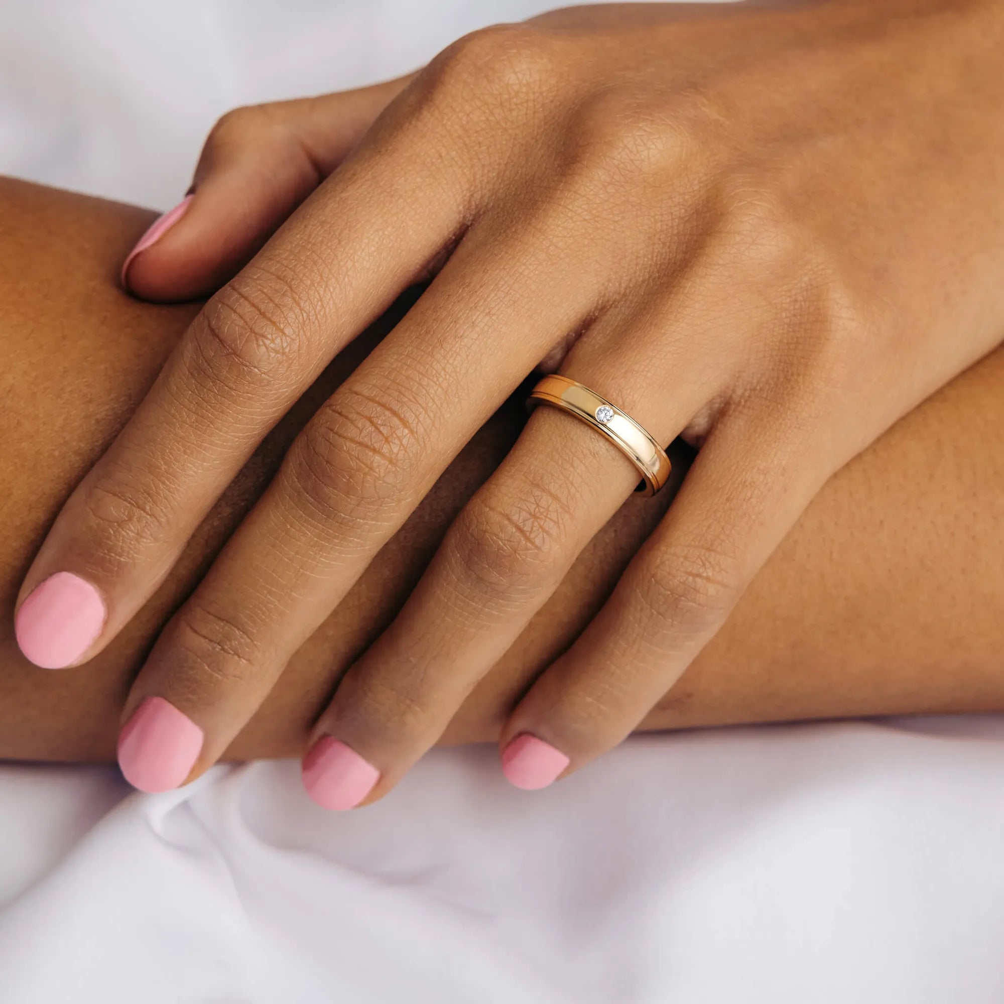 S_SR2033_GU18K__hand_3