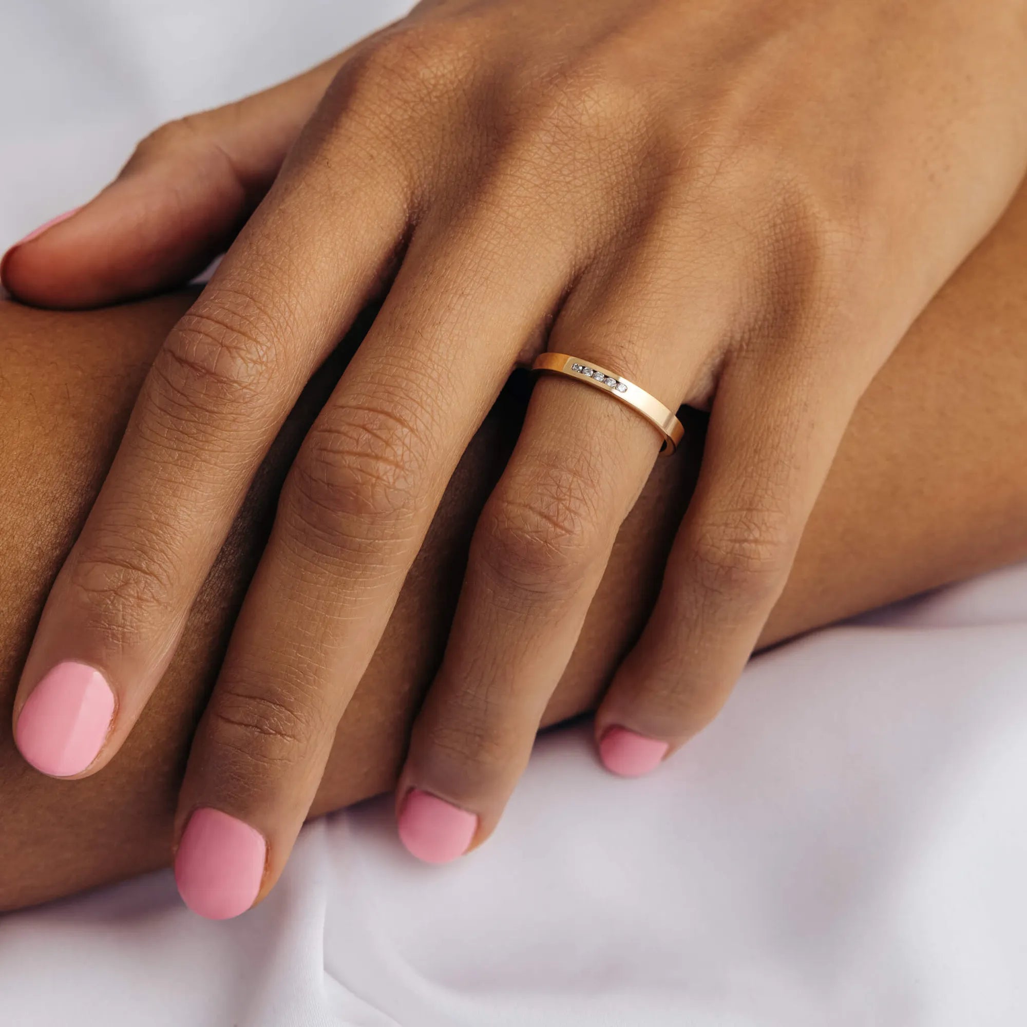 S_SR2037_GU18K__hand_3
