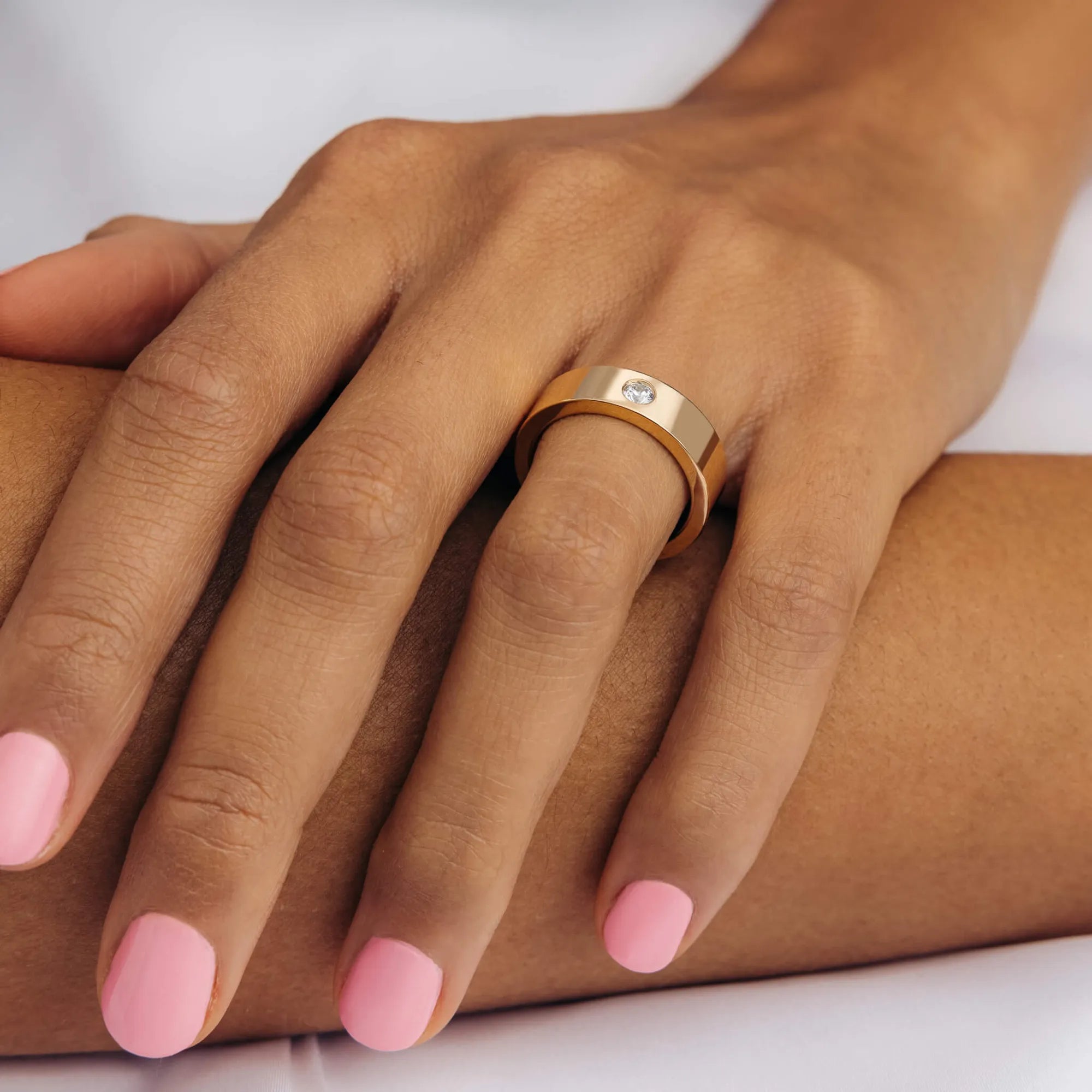 S_SR2042_RG18K__hand_3