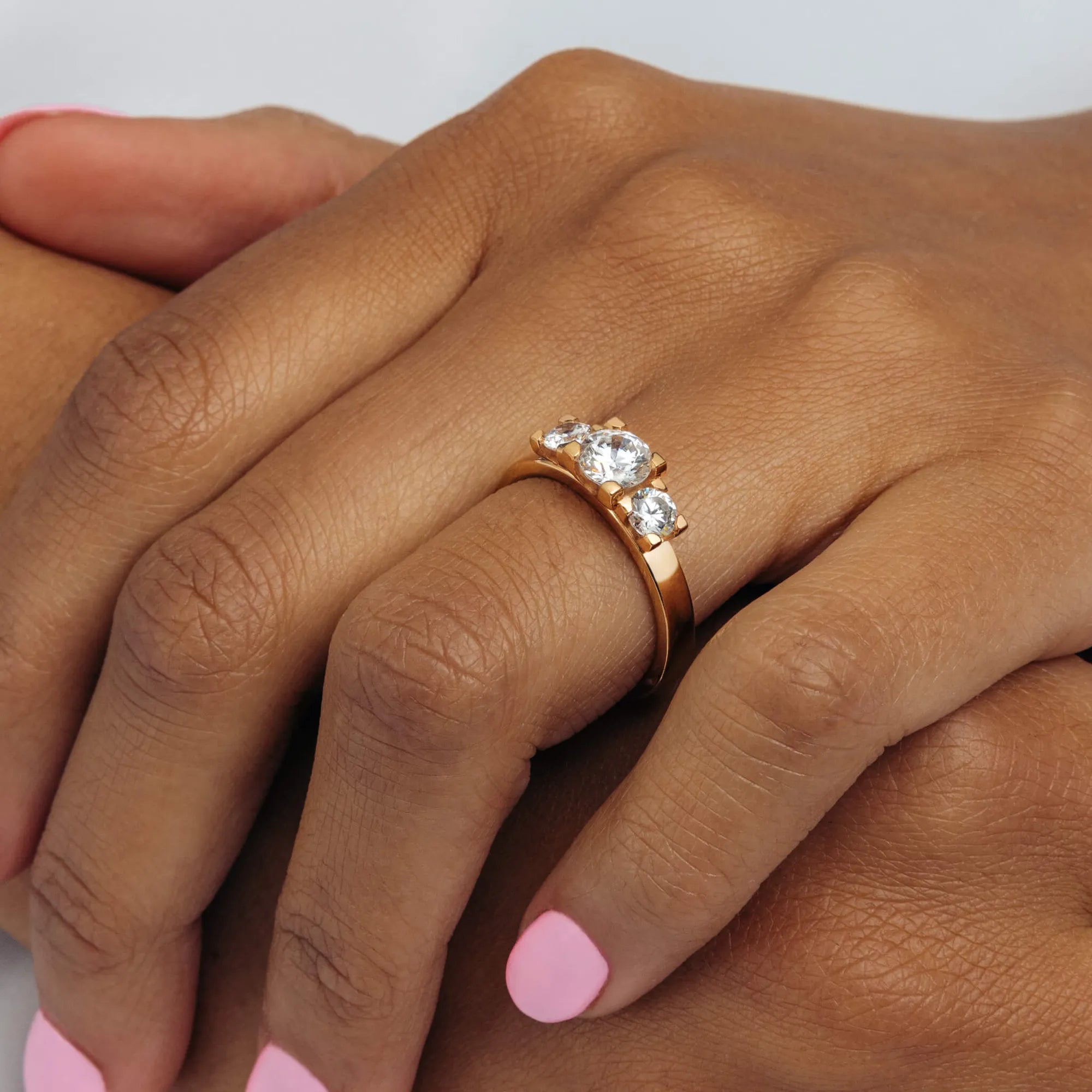 S_Wish_GU18K__hand_2