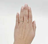 Aure 27-VG18k__hand_4