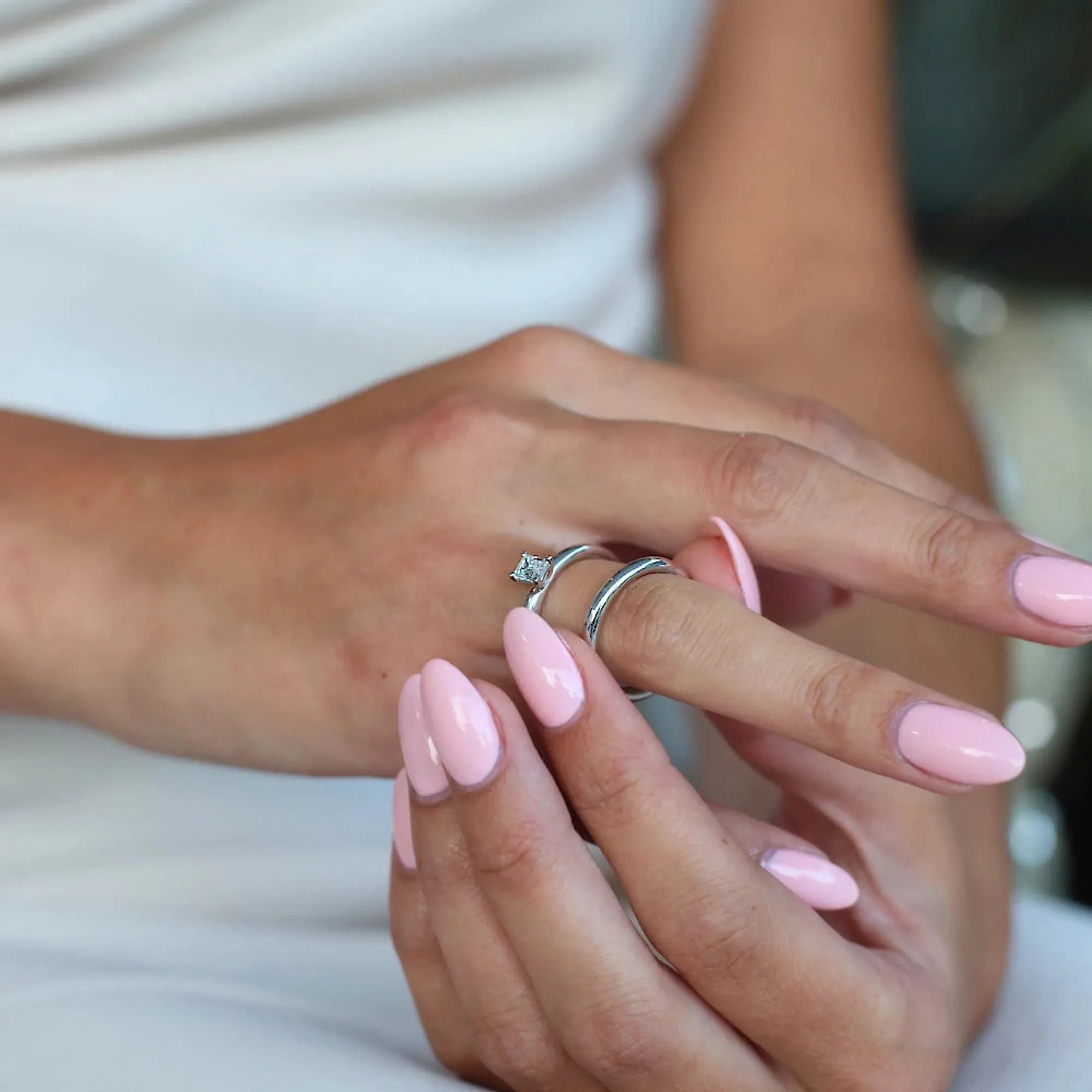 S_AURE_EMERALD_SI935__hand_8