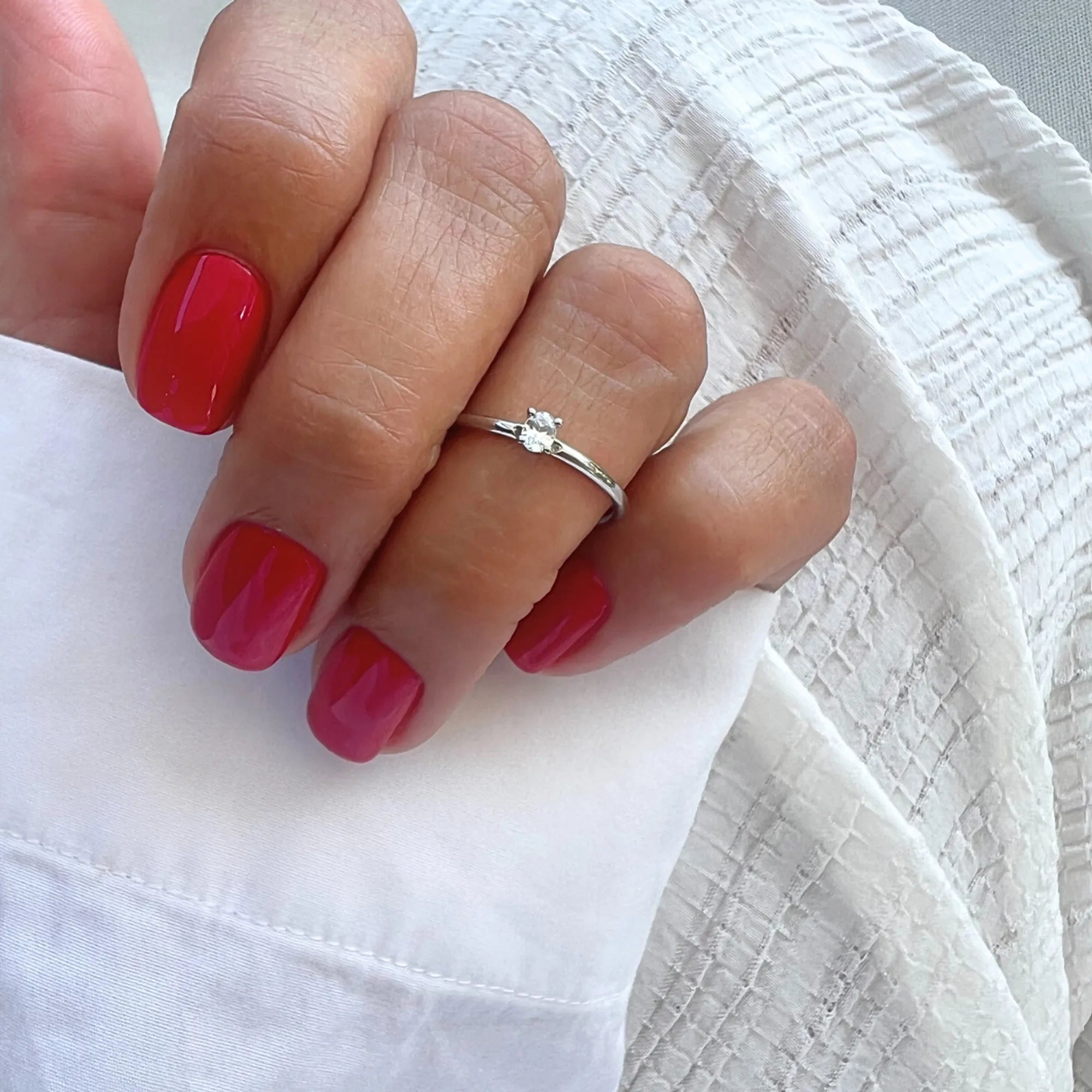 S_AURE_OVAL_VG14K__hand_6