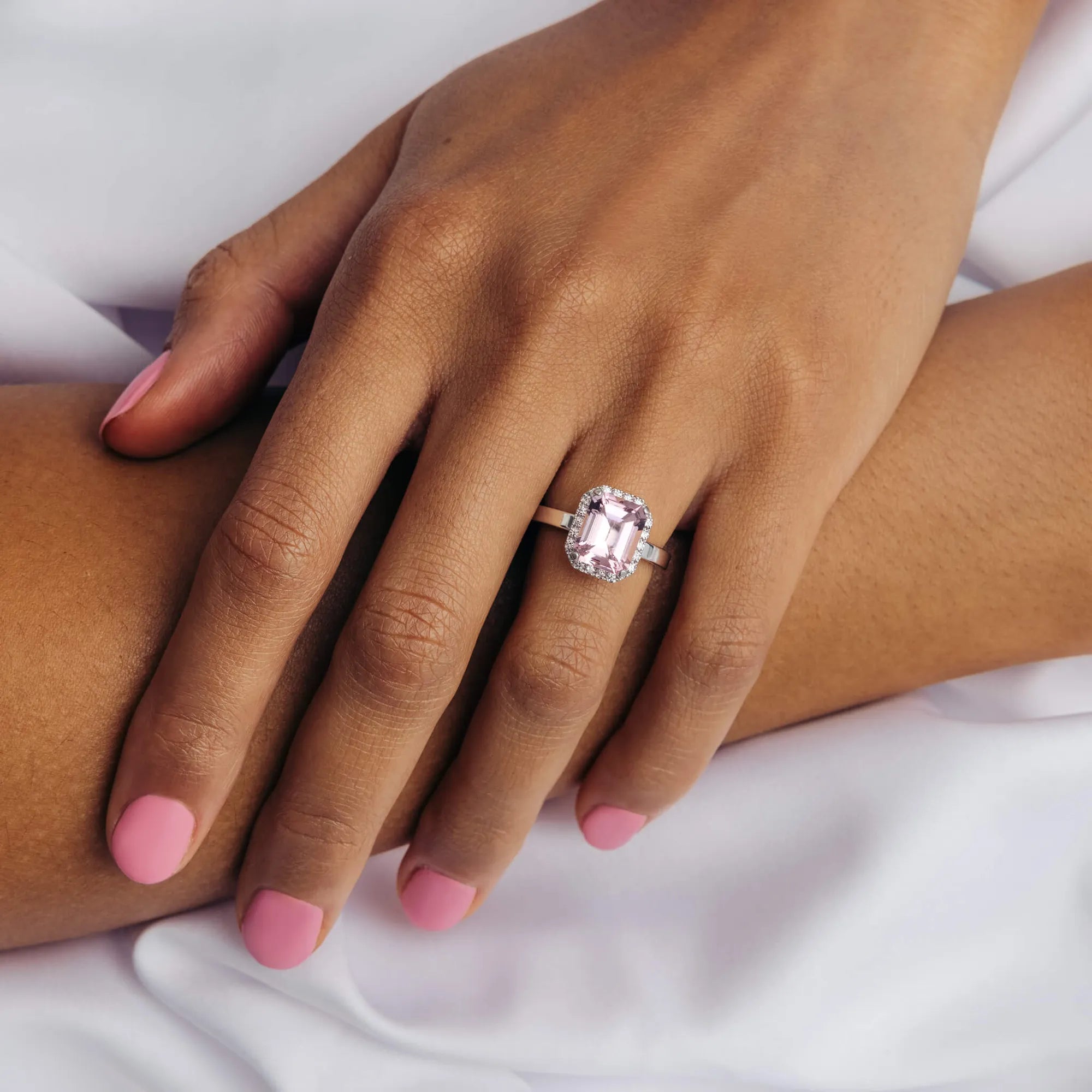 S_Fairytale7_VG18K__hand_3