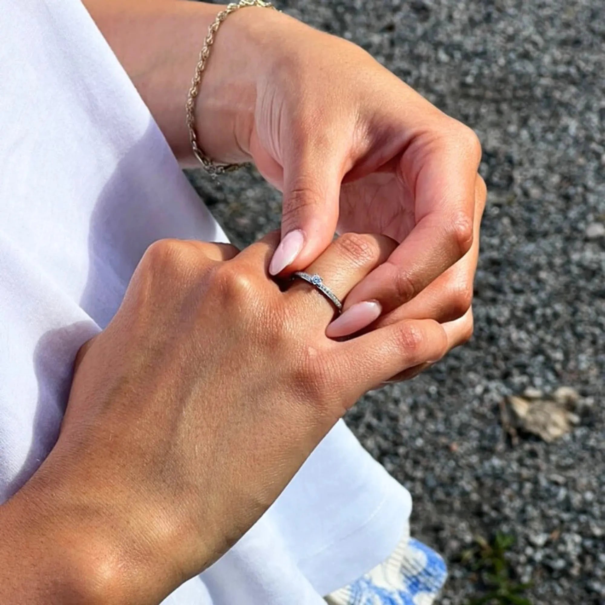 S_Glimmer A02_Pt950__hand_3