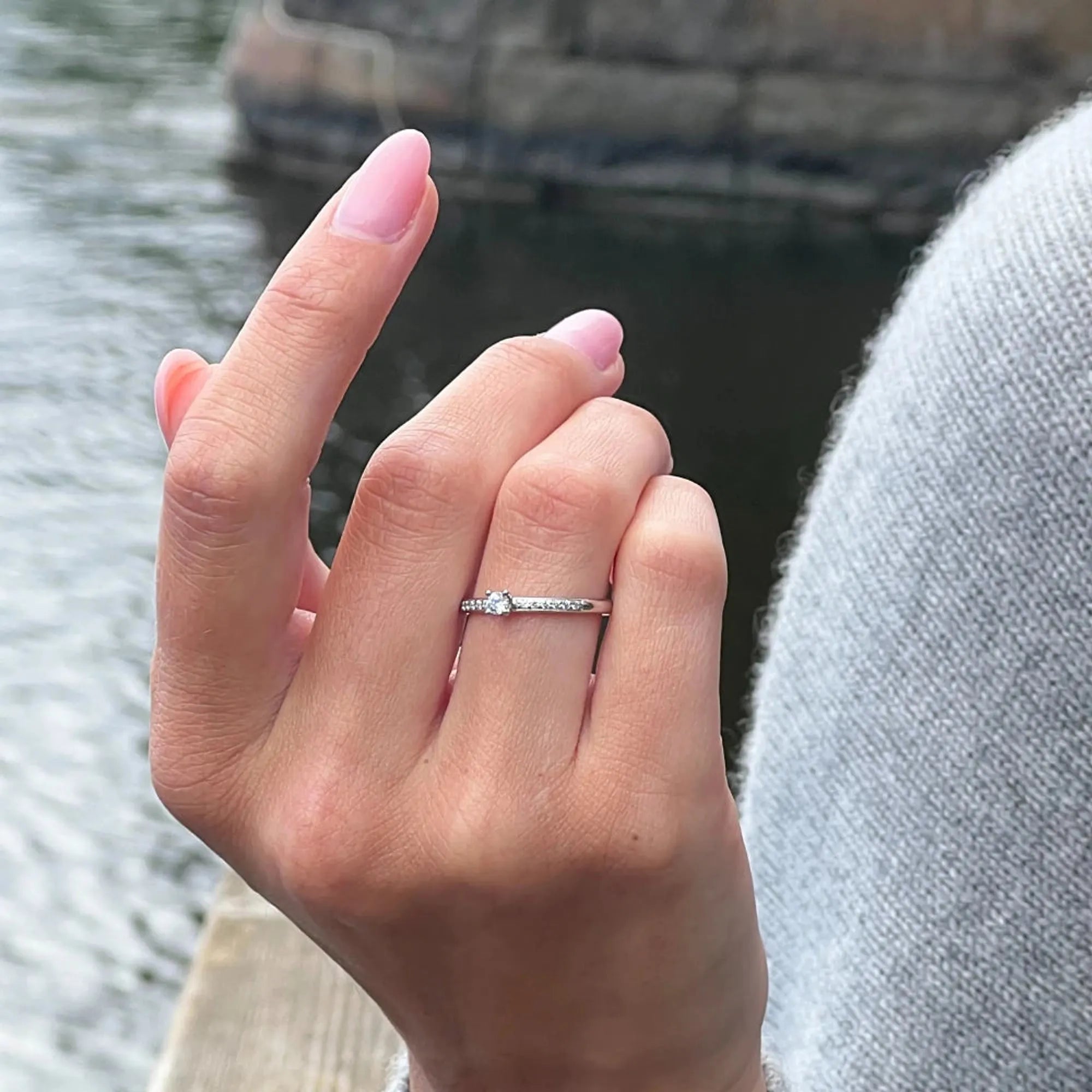 S_Glint A02_VG14K__hand_4