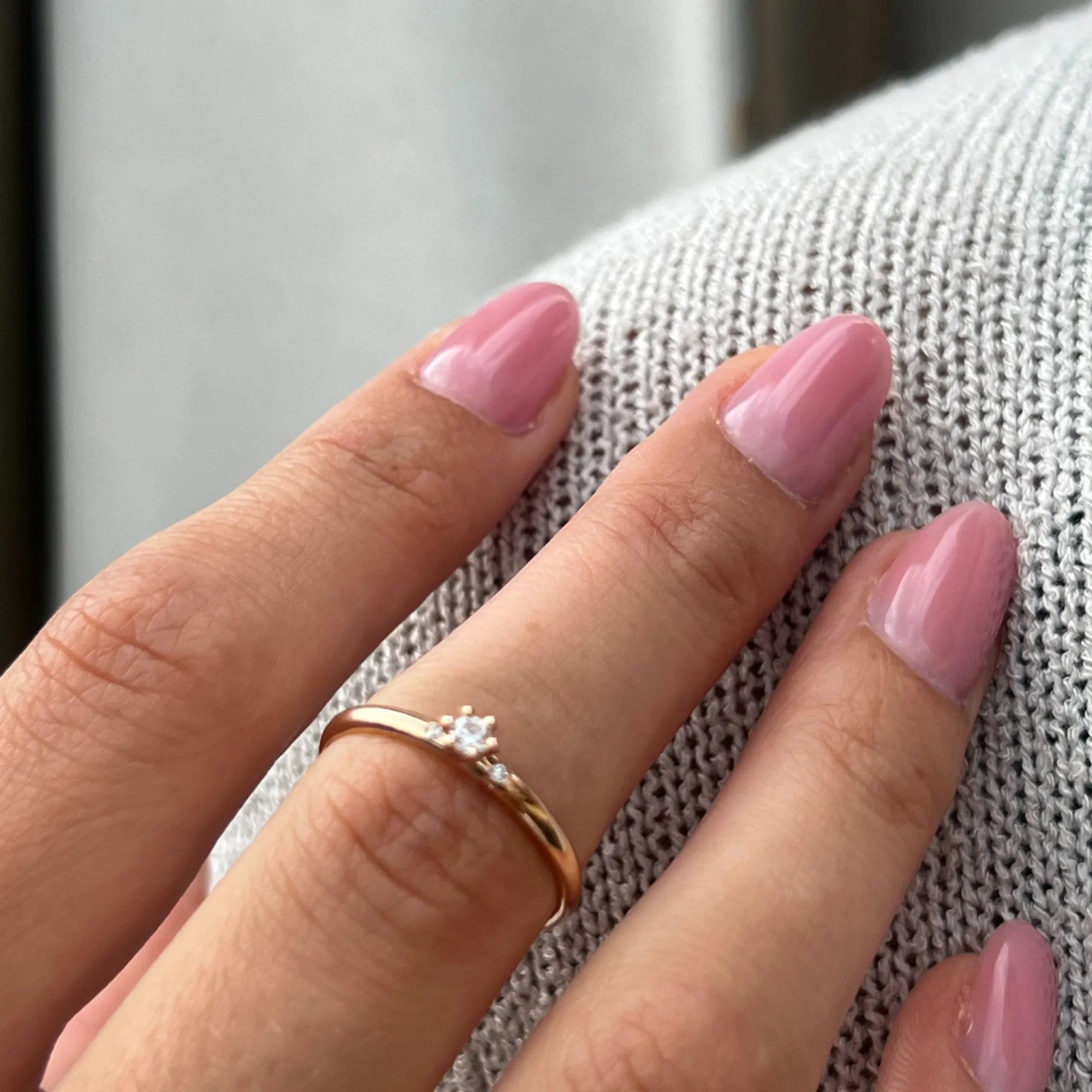 S_Glow A01_RG14K__hand_3