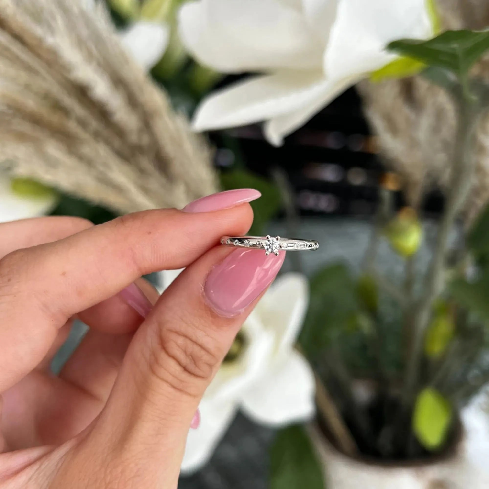 S_Glow A02_Pt950__hand_4