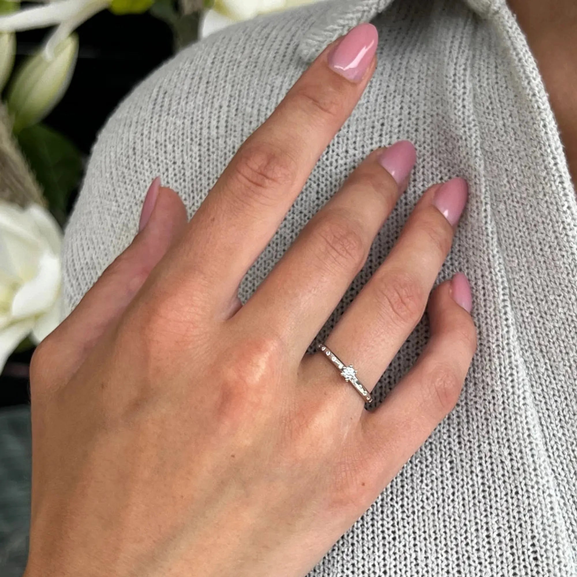 S_Glow A02_VG14K__hand_2