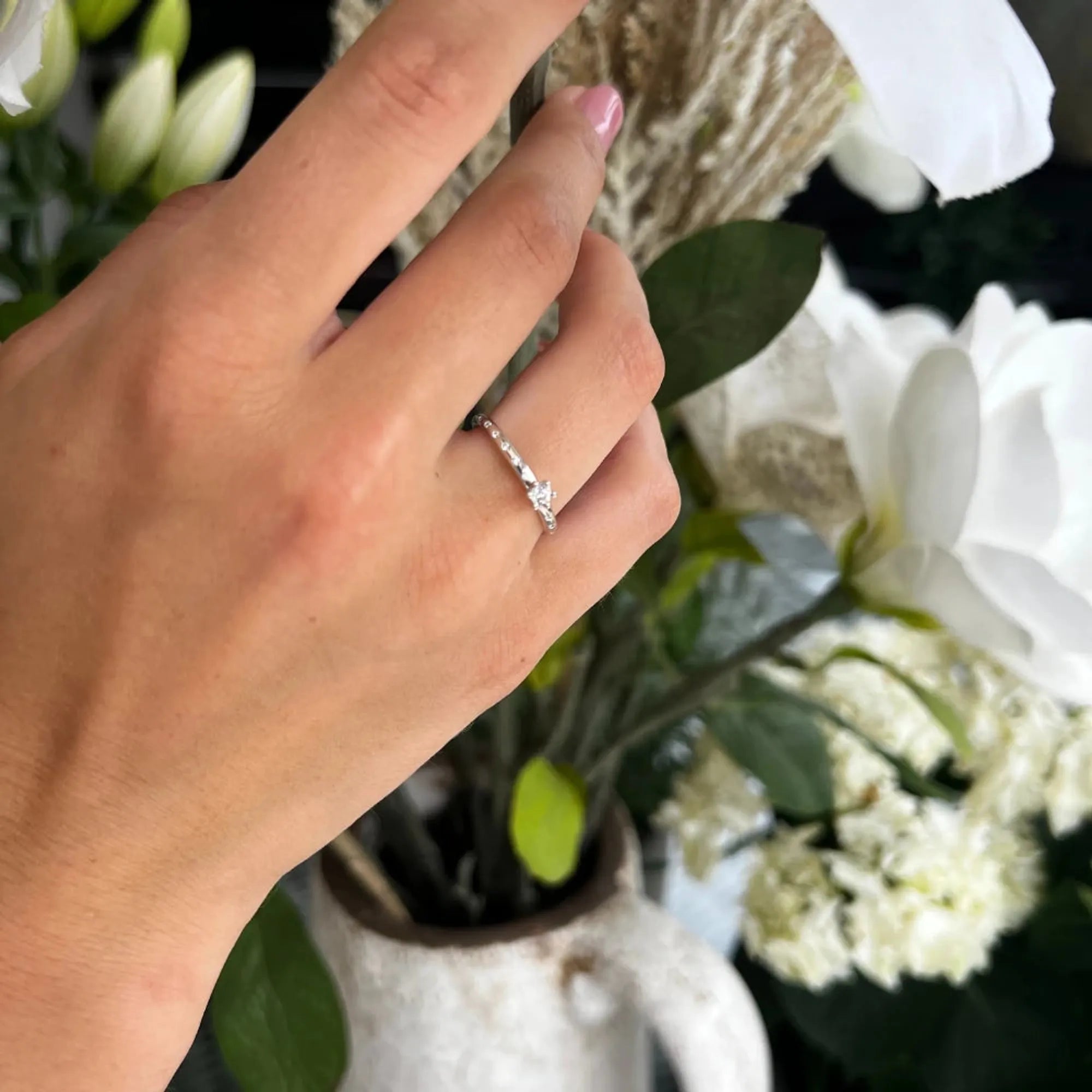 S_Glow A02_VG14K__hand_3