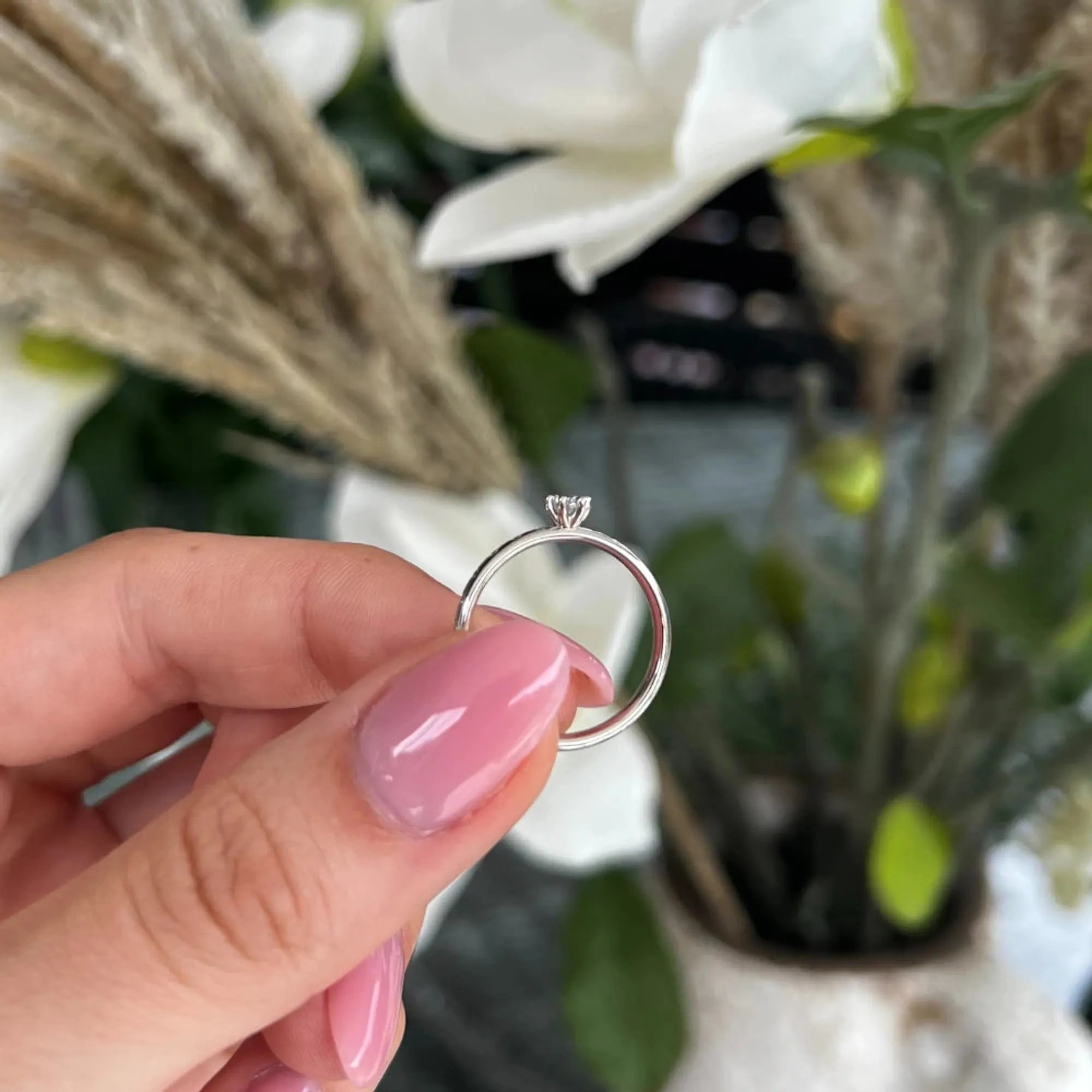 S_Glow A02_VG18K__hand_5