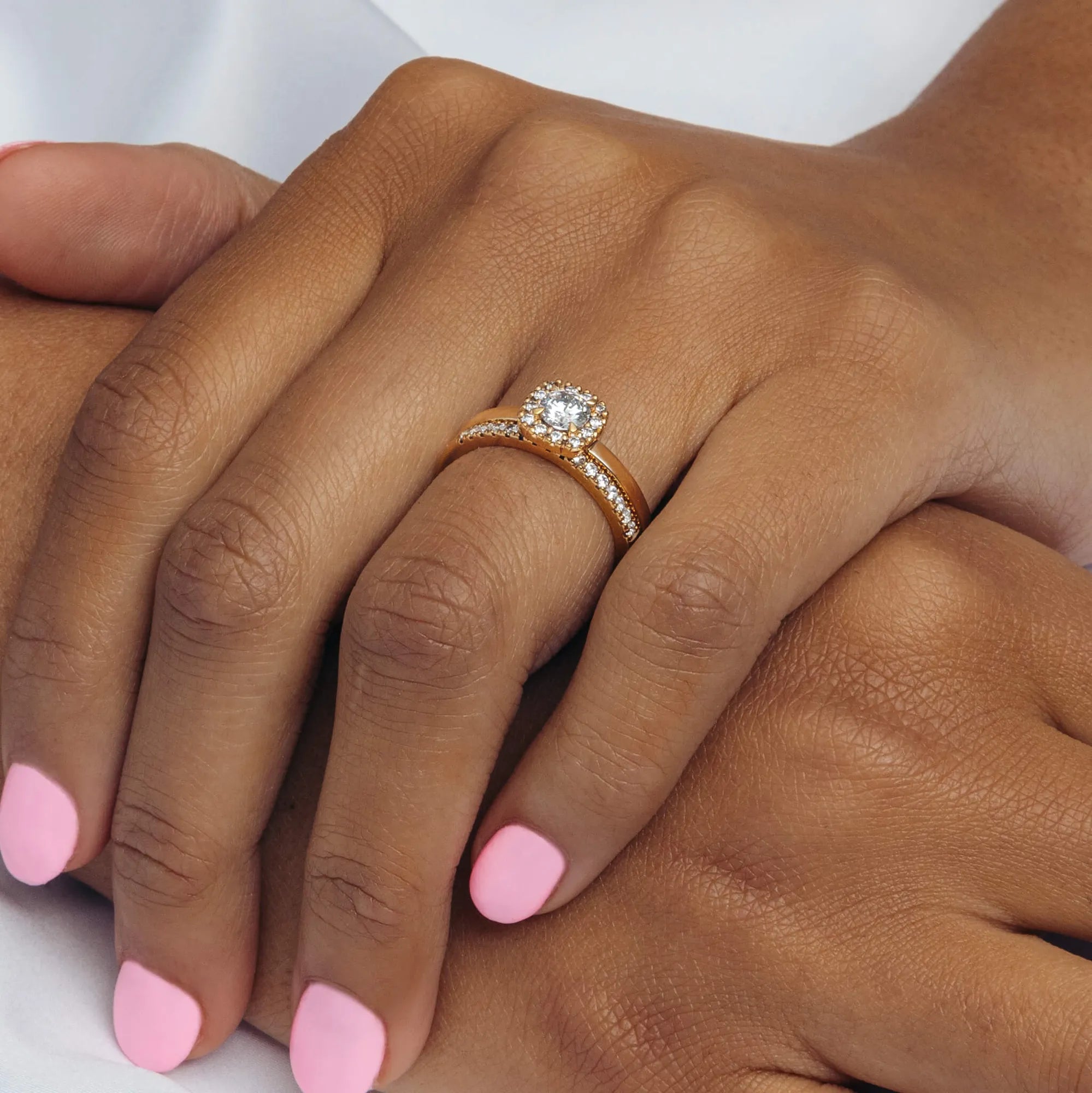 S_Love04_GU18K__hand_5