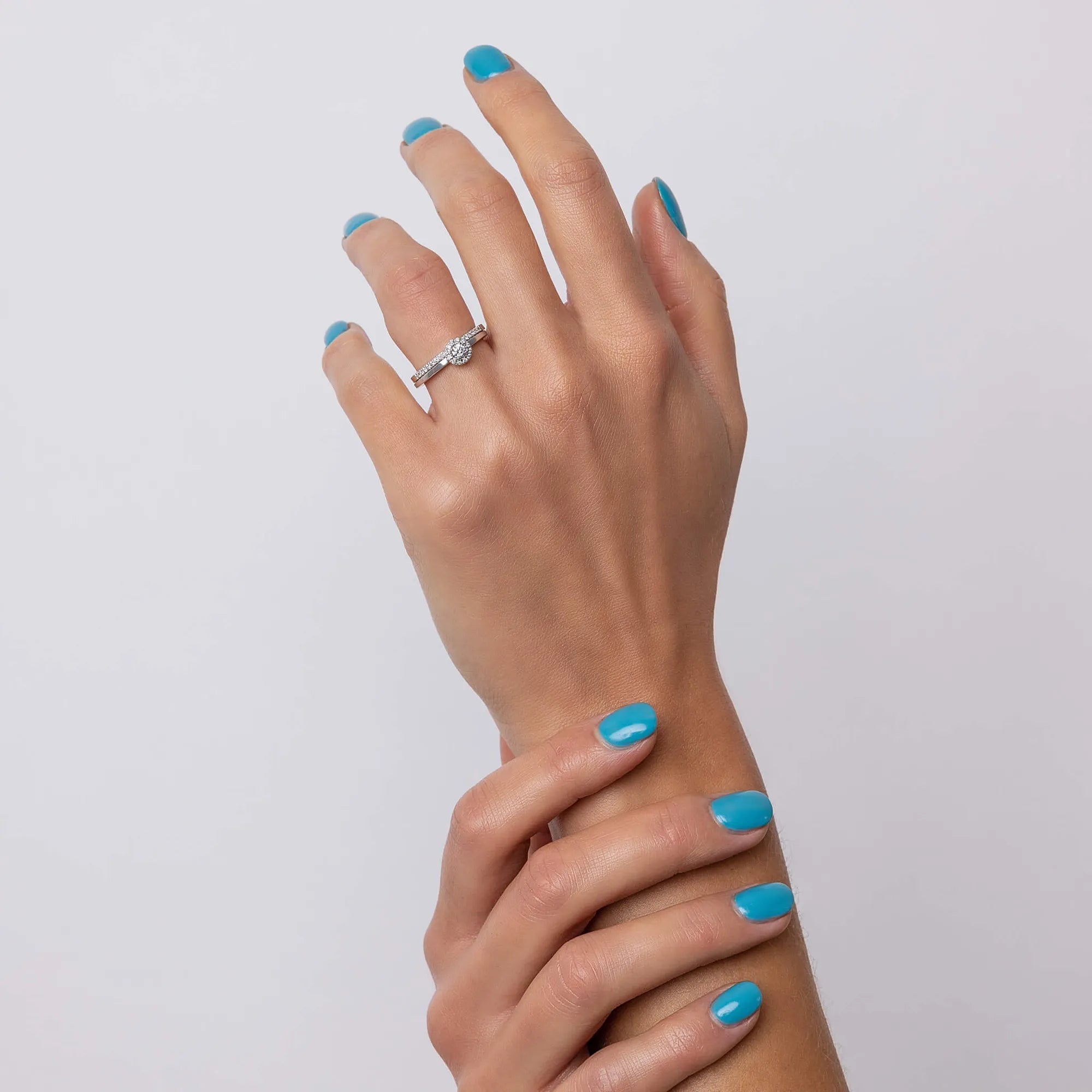 S_Love07_Pt950__hand_5