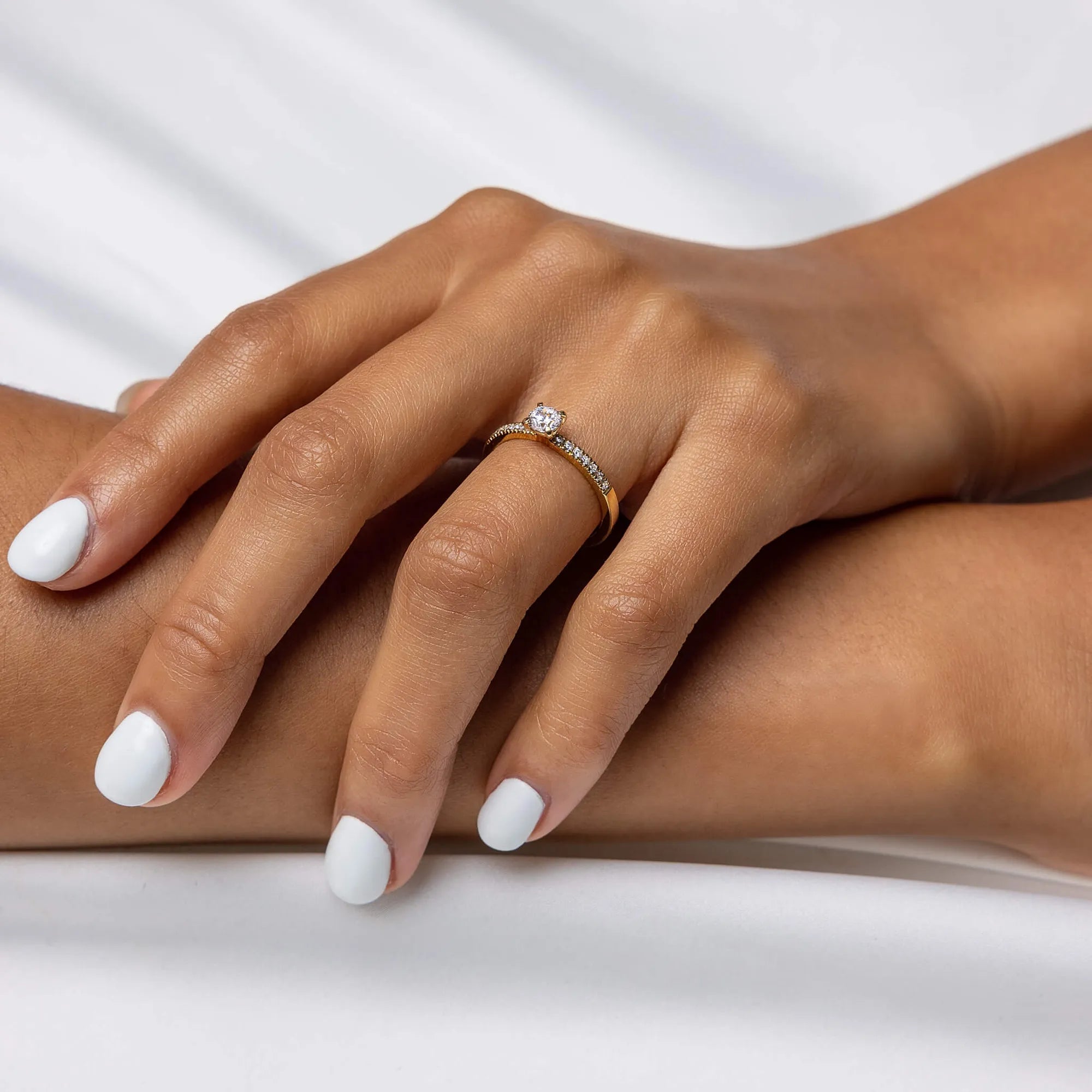 S_Love08_RG14K__hand_3