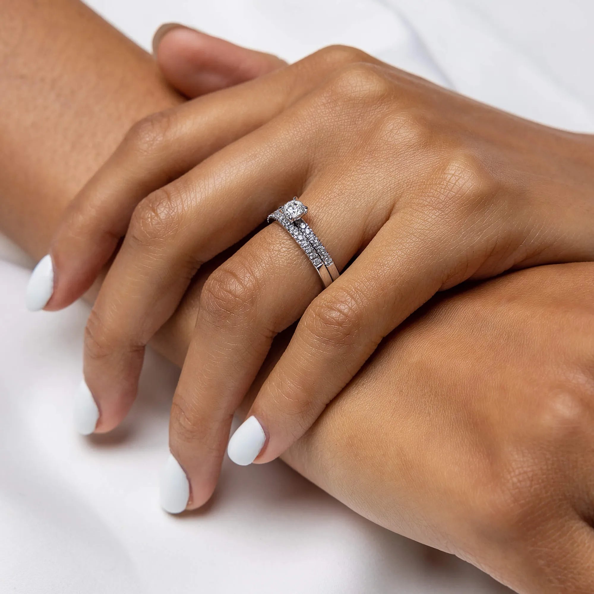 S_Love08_VG18K__hand_2