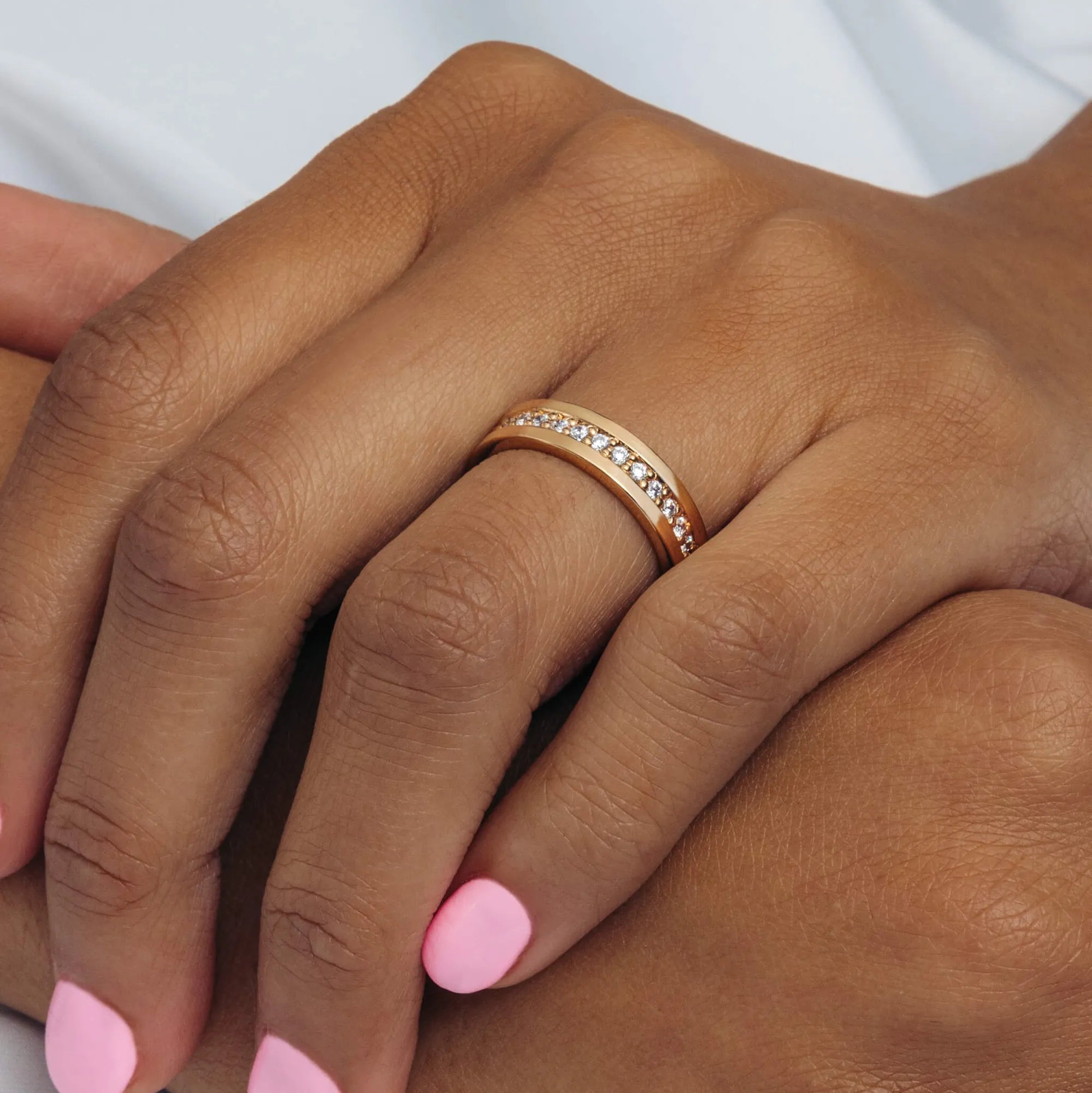 S_Nimbus_RG18K__hand_2