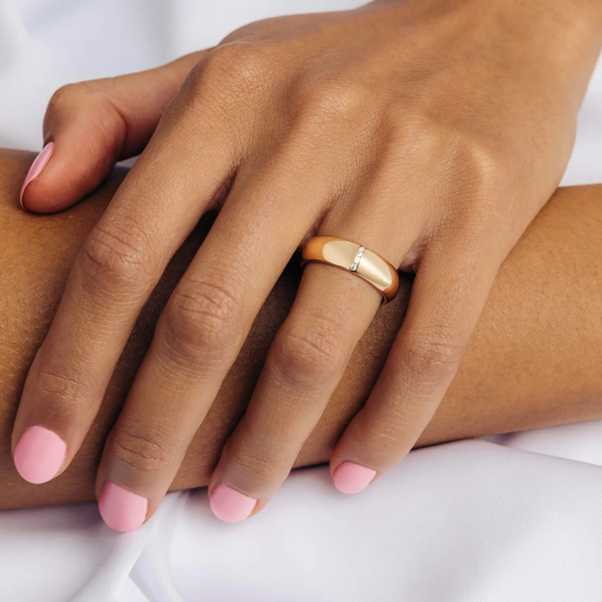 S_SR2028_GU18K__hand_3