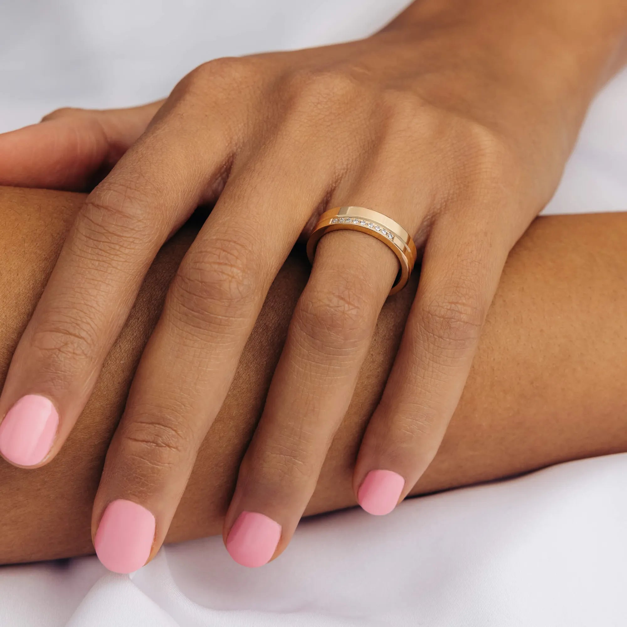 S_SR2041_GU14K__hand_3